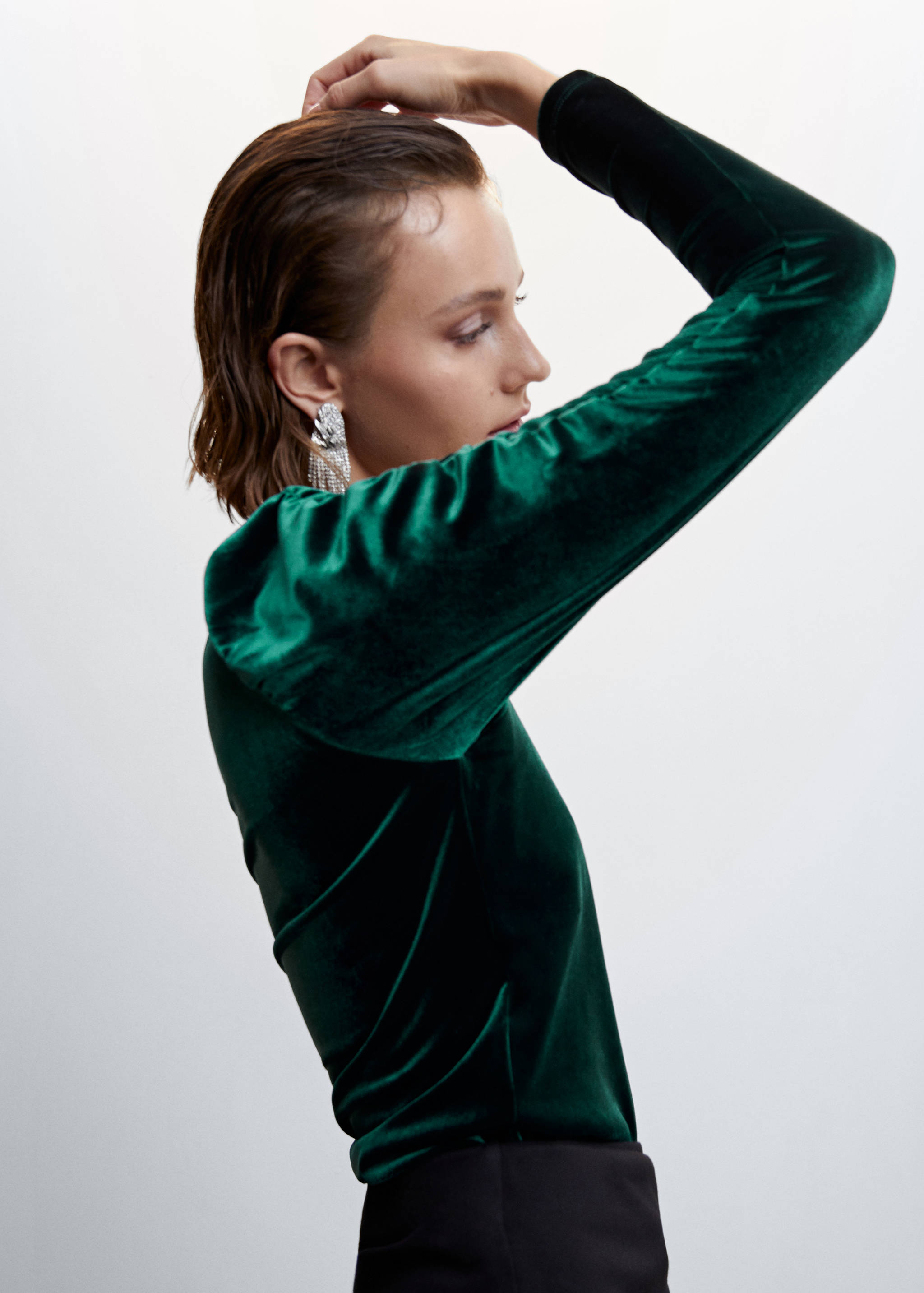 Asymmetrical velvet t-shirt - Details of the article 2
