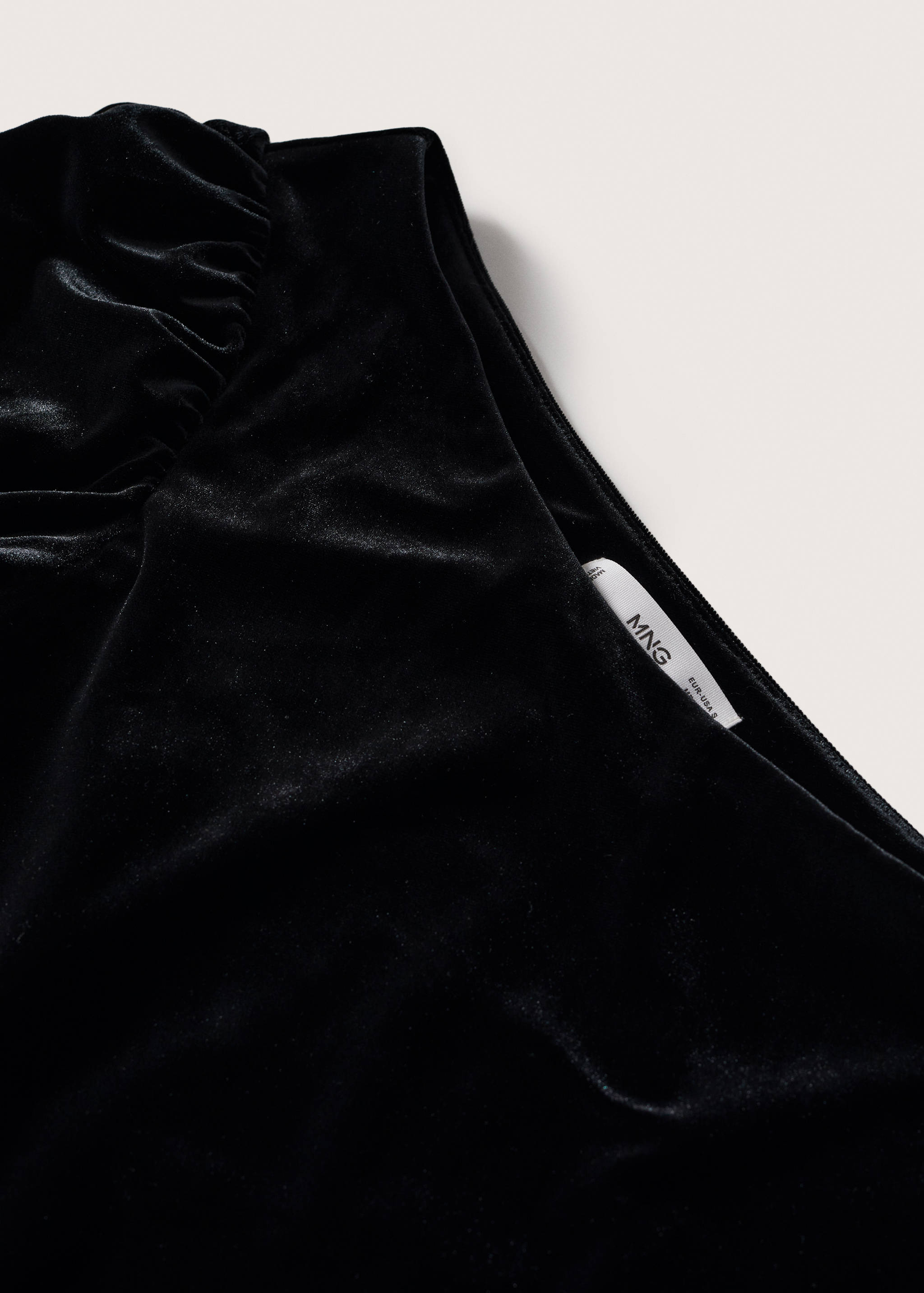 Asymmetrical velvet t-shirt - Details of the article 8