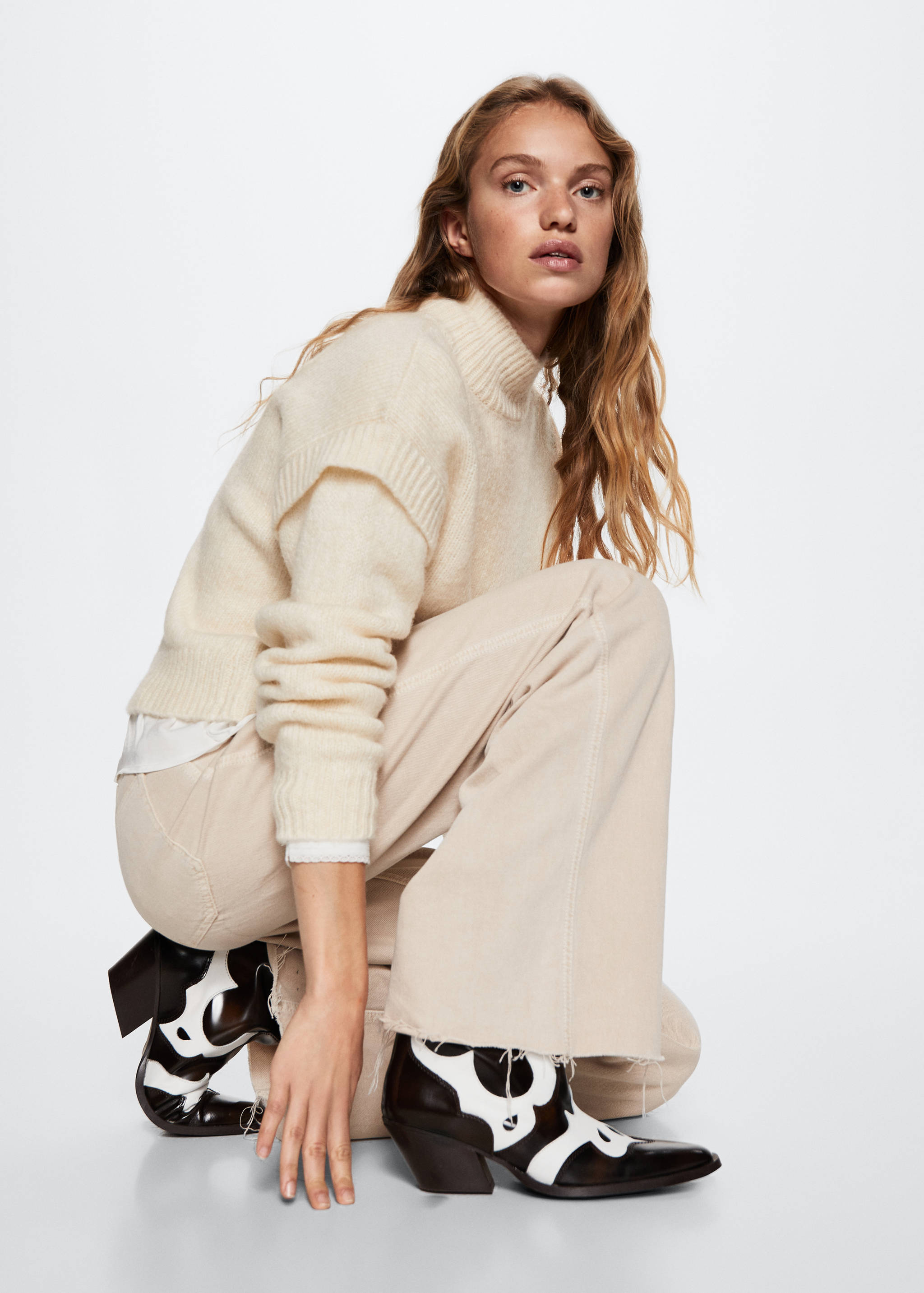 High-neck sweater with shoulder detail - Details of the article 2