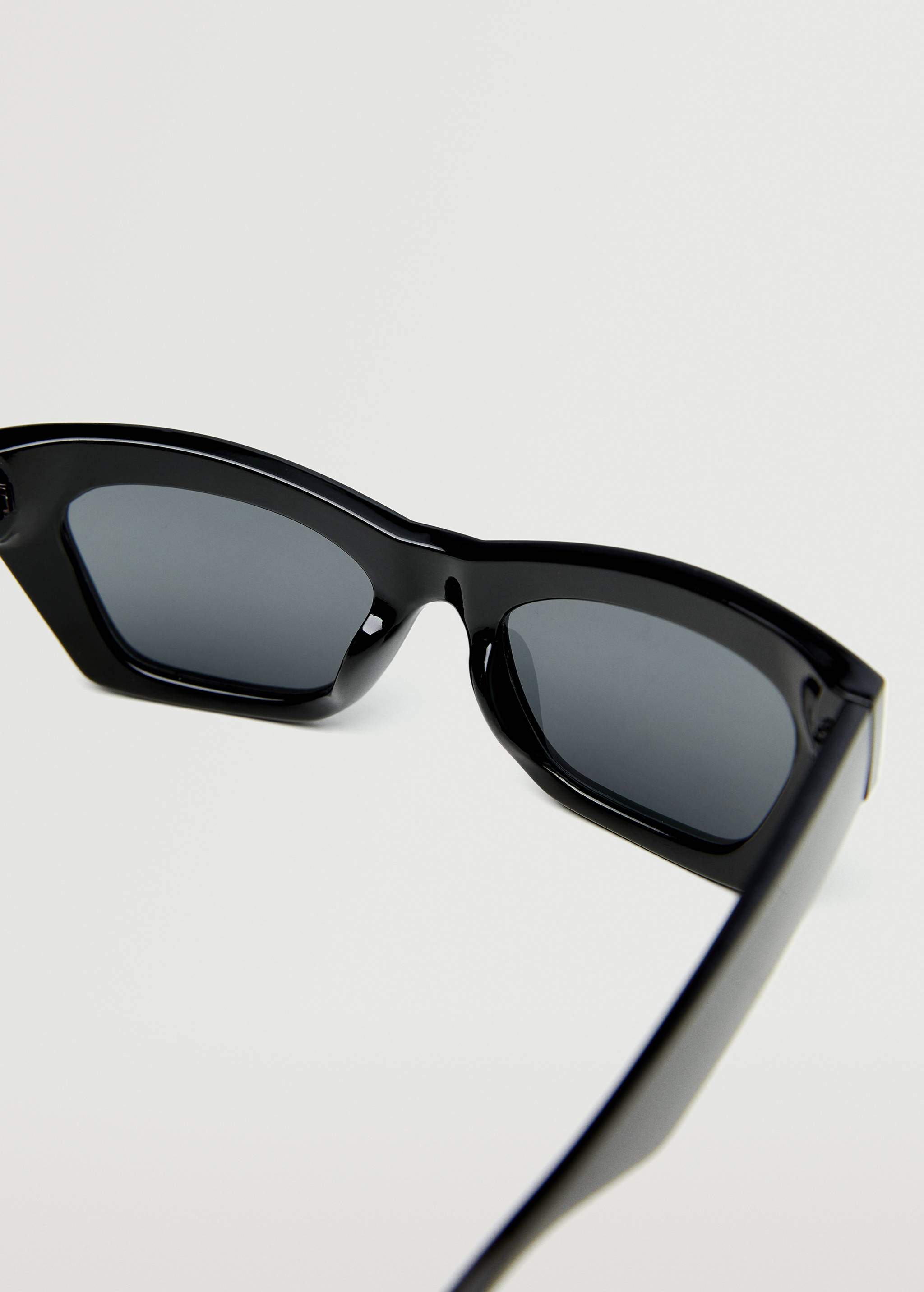 Resin frame sunglasses - Details of the article 2