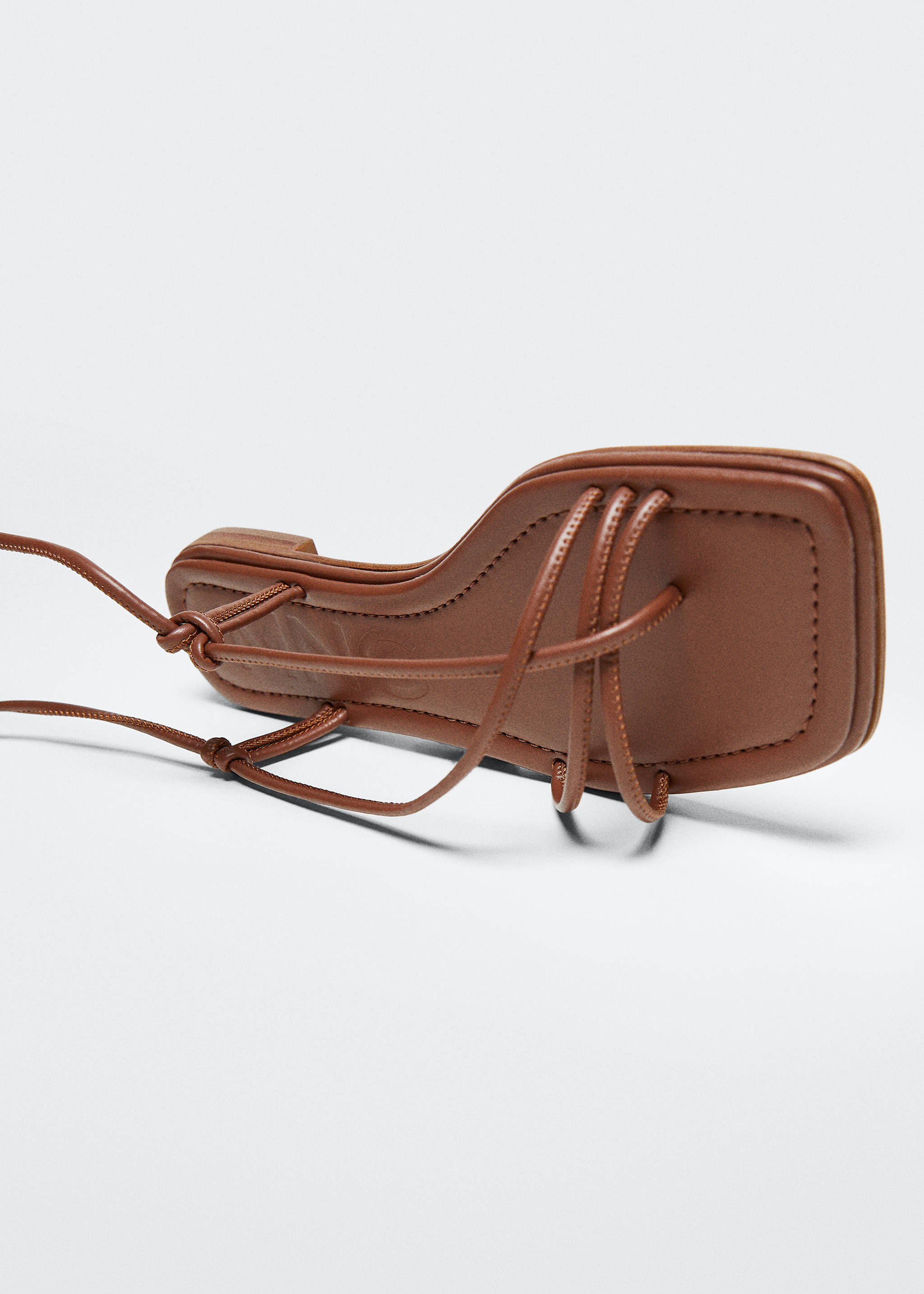 Kreuzriemensandalen - Detail des Artikels 3