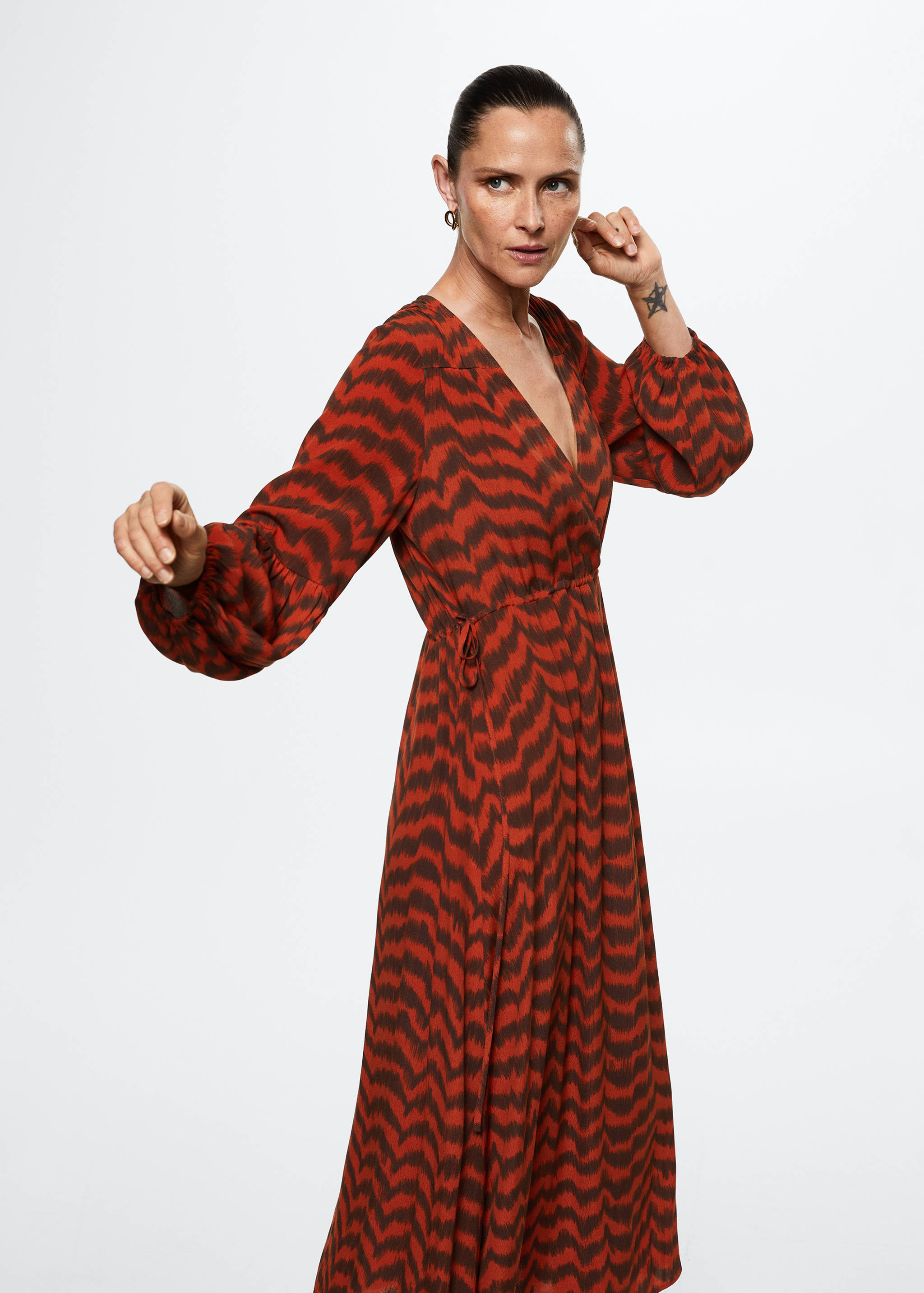 Flowy striped dress - Details of the article 2