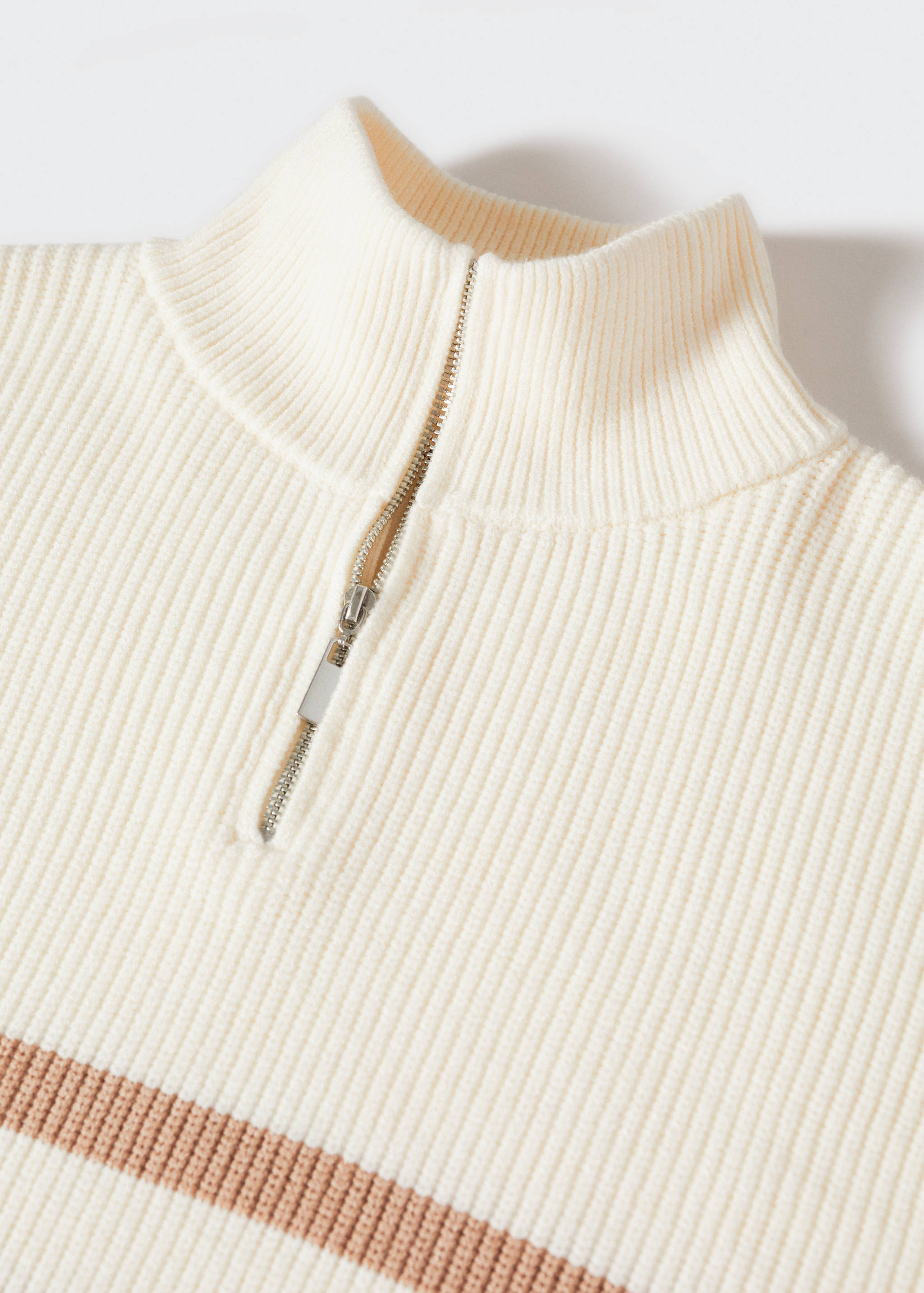 Camisola às riscas com fecho de correr - Pormenor do artigo 8
