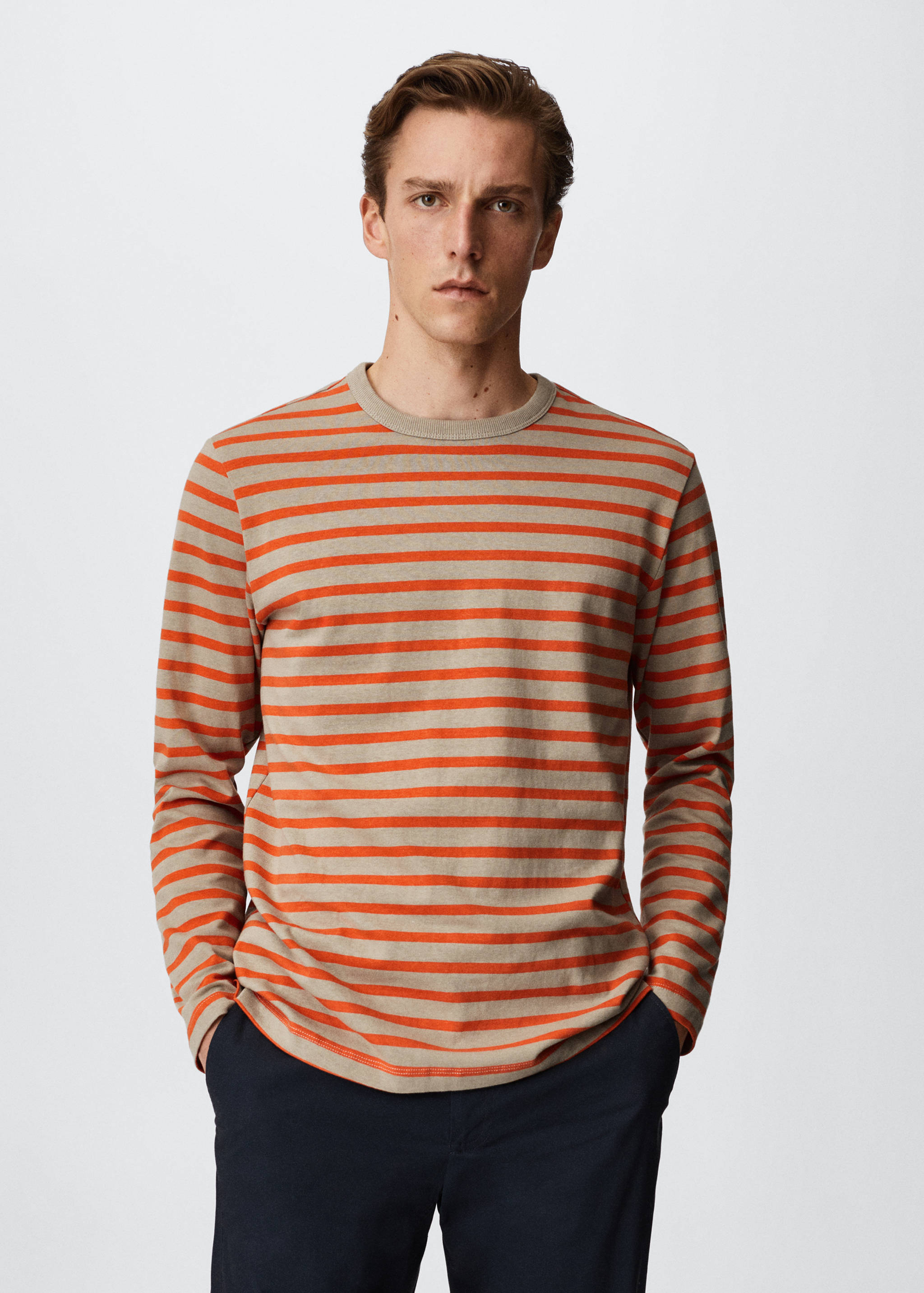 Camiseta manga larga rayas - Plano medio