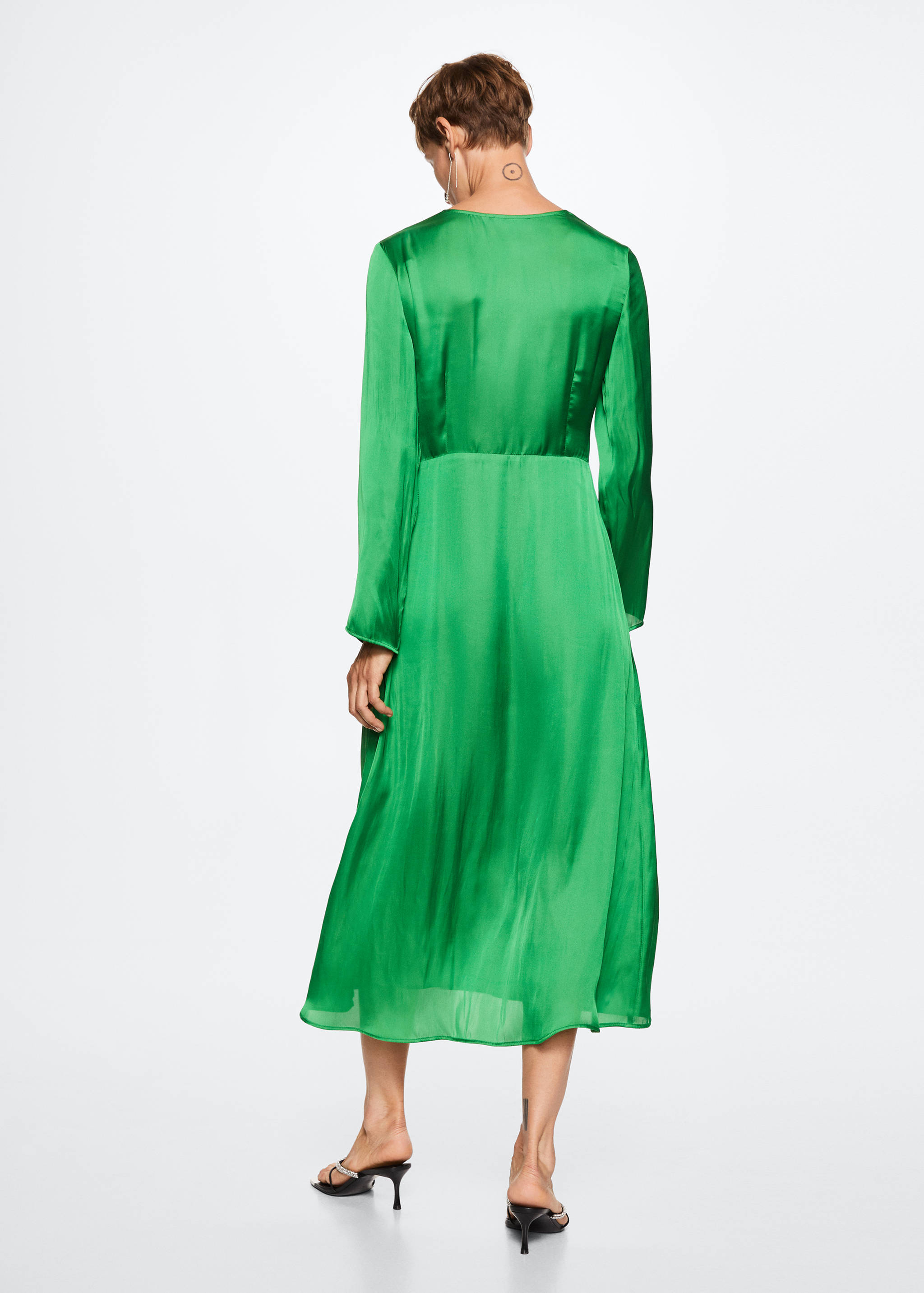 Side-slit satin dress - Reverse of the article