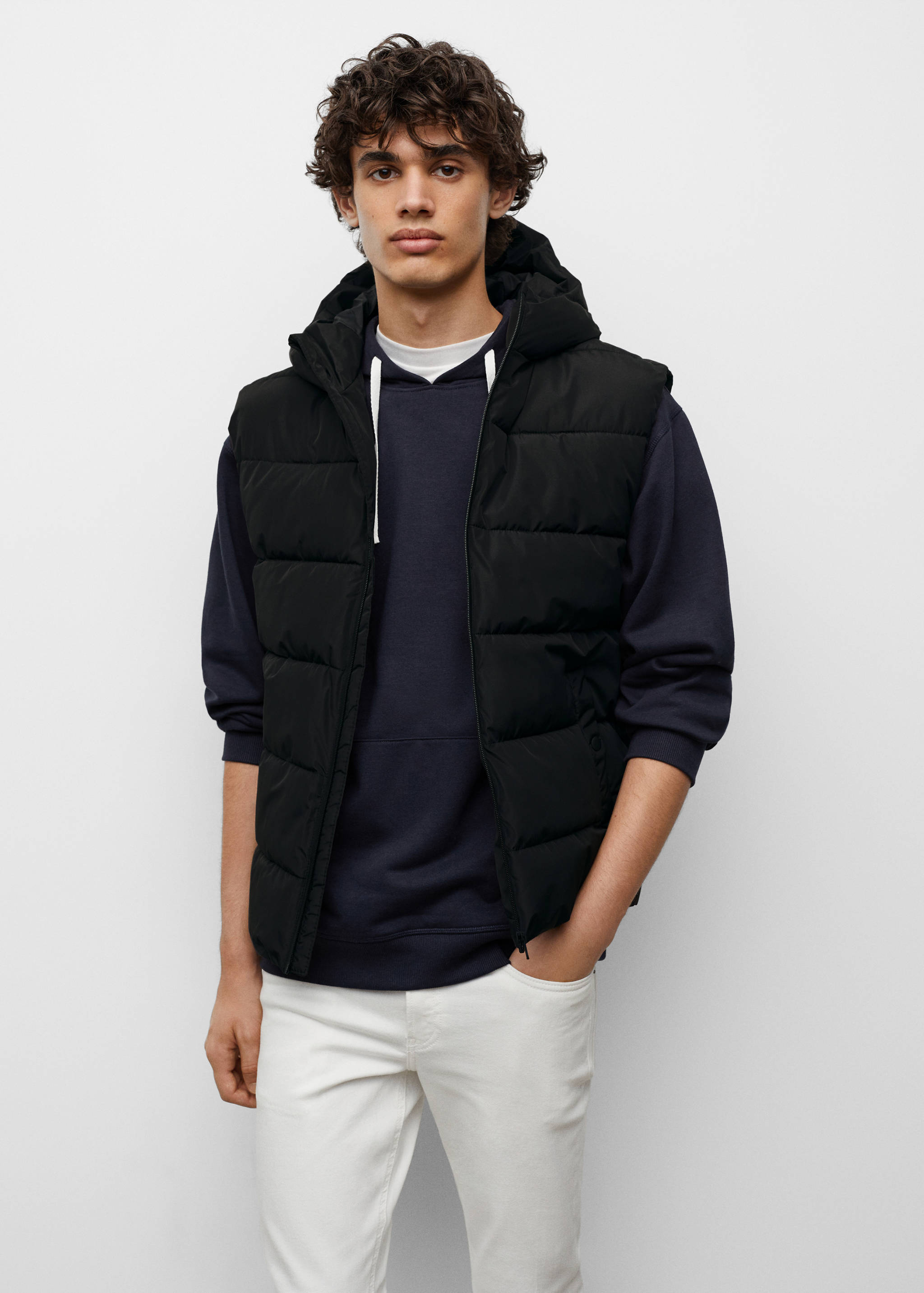 Gilet capuche à plumes - Plan moyen