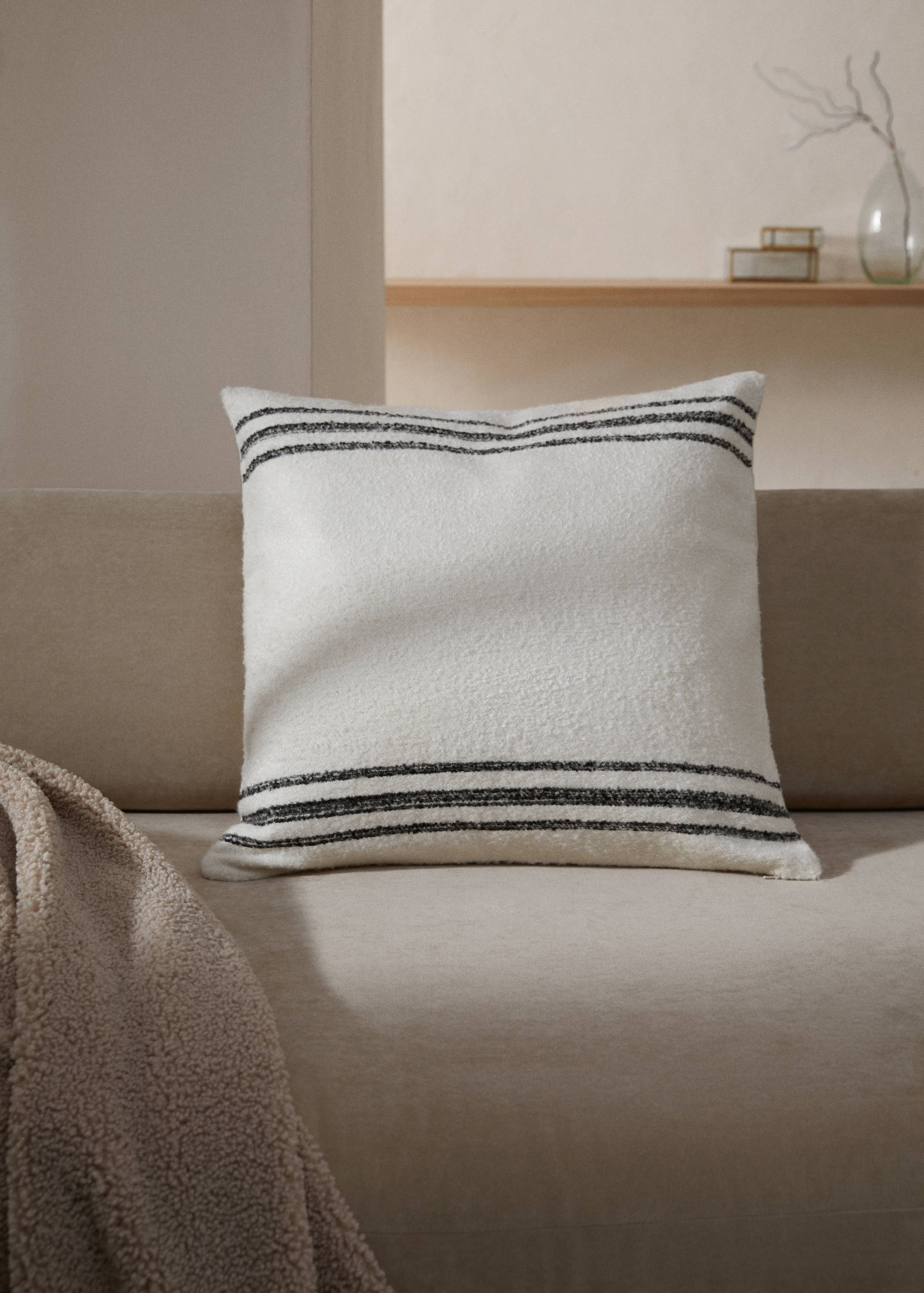 Capa de almofada decorativa às riscas 60 x 60 cm - Plano geral