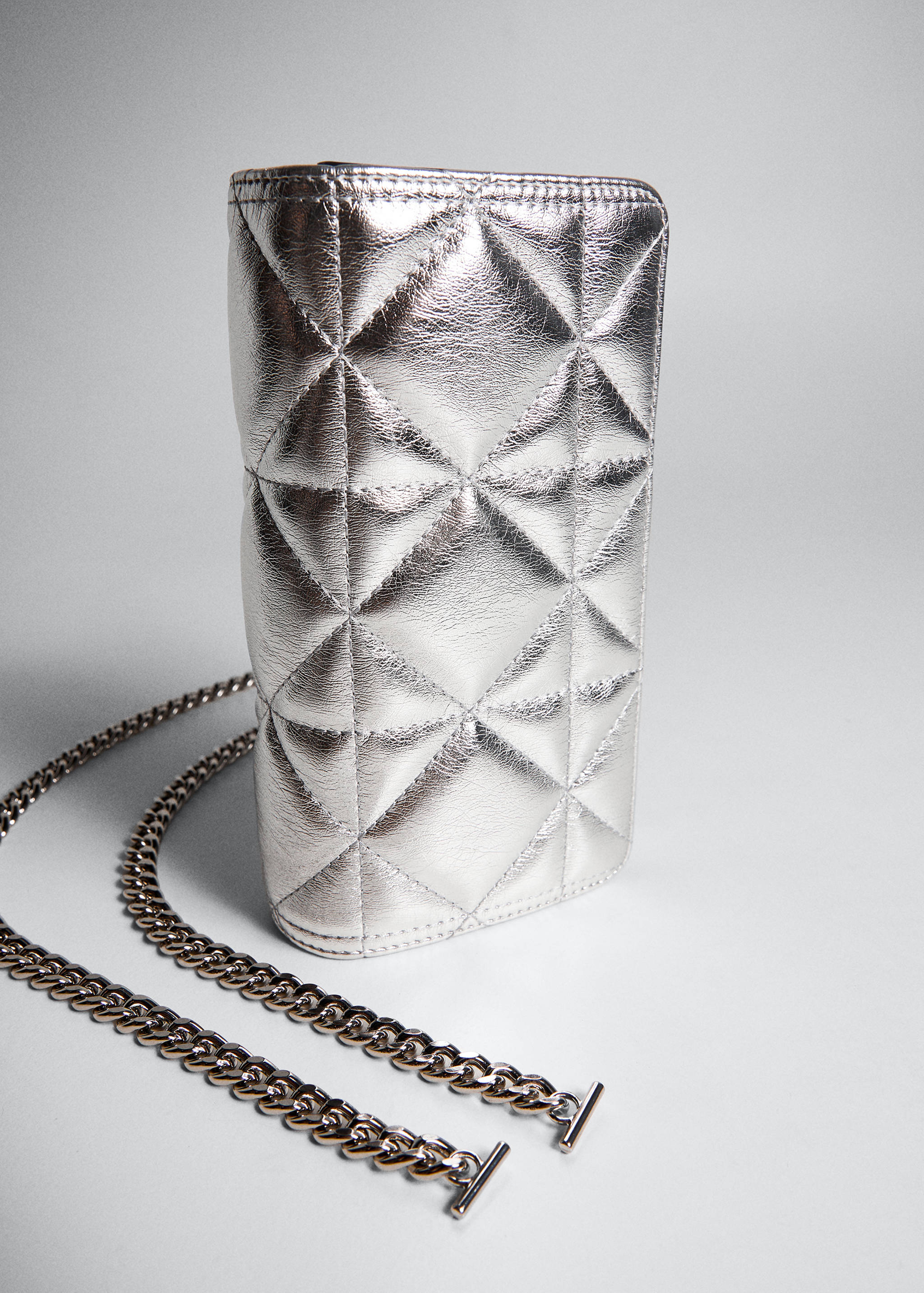 Quilted bag with chain handle - Details of the article 5