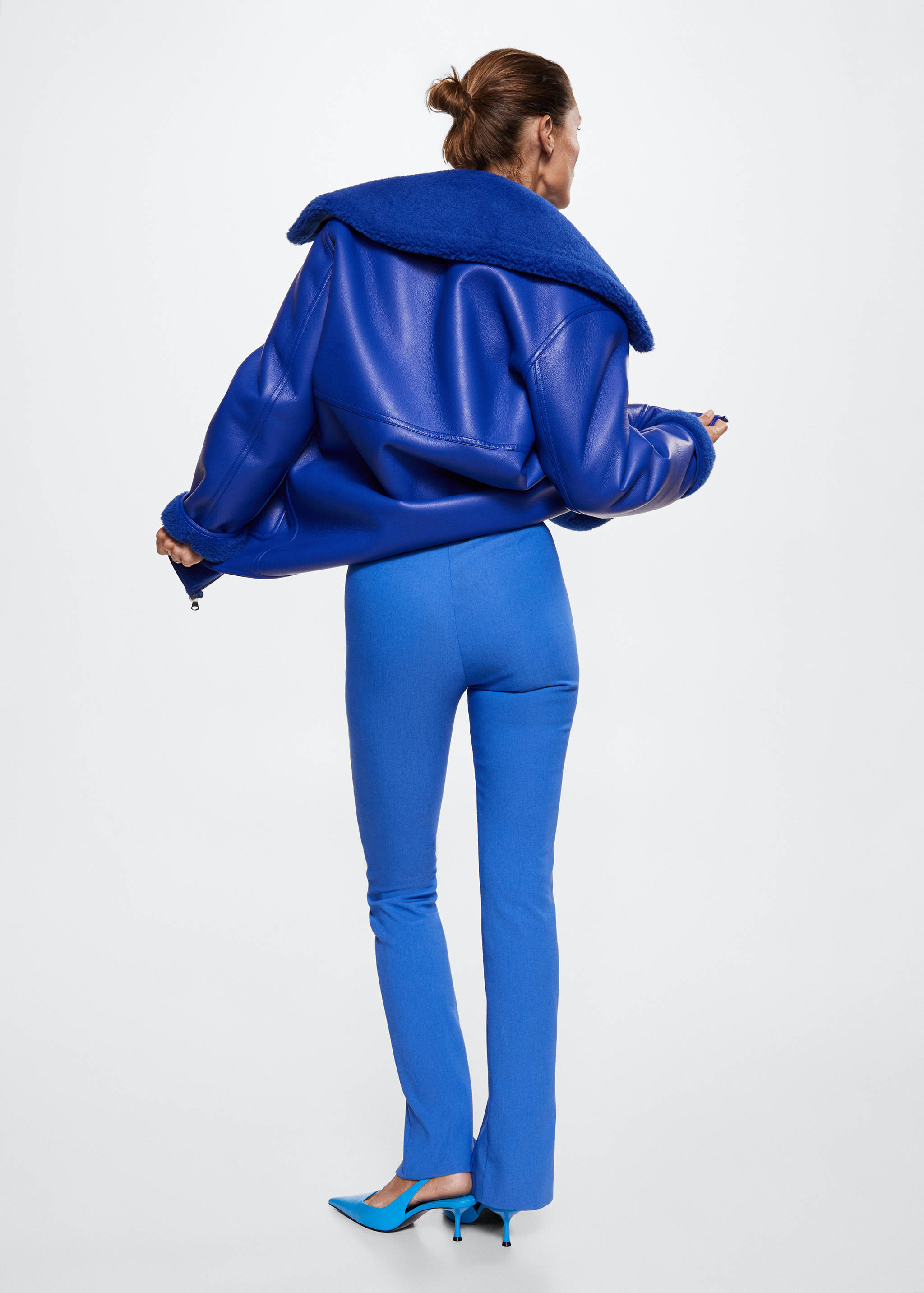 Calças retas com aberturas - Verso do artigo