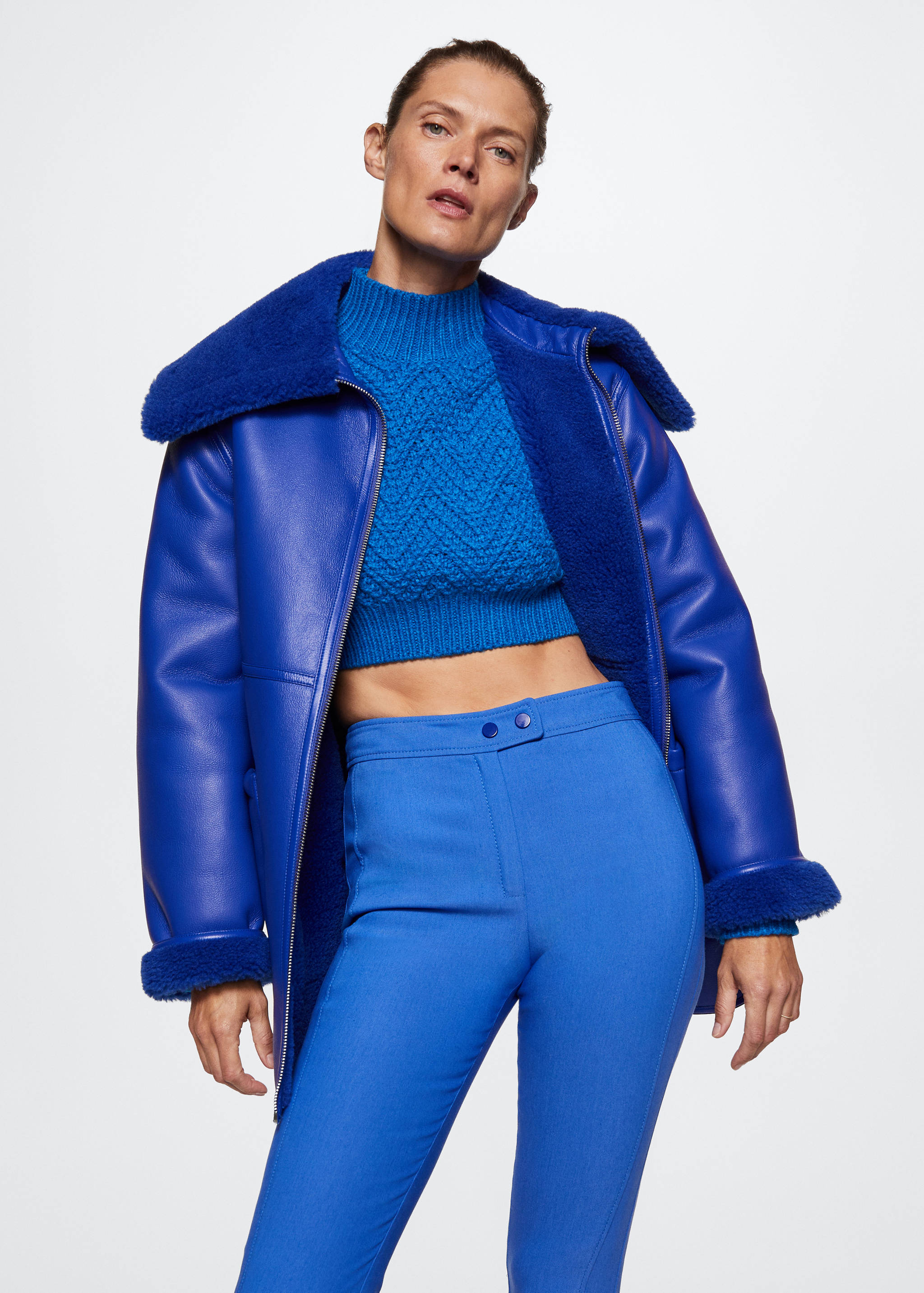 Calças retas com aberturas - Pormenor do artigo 4