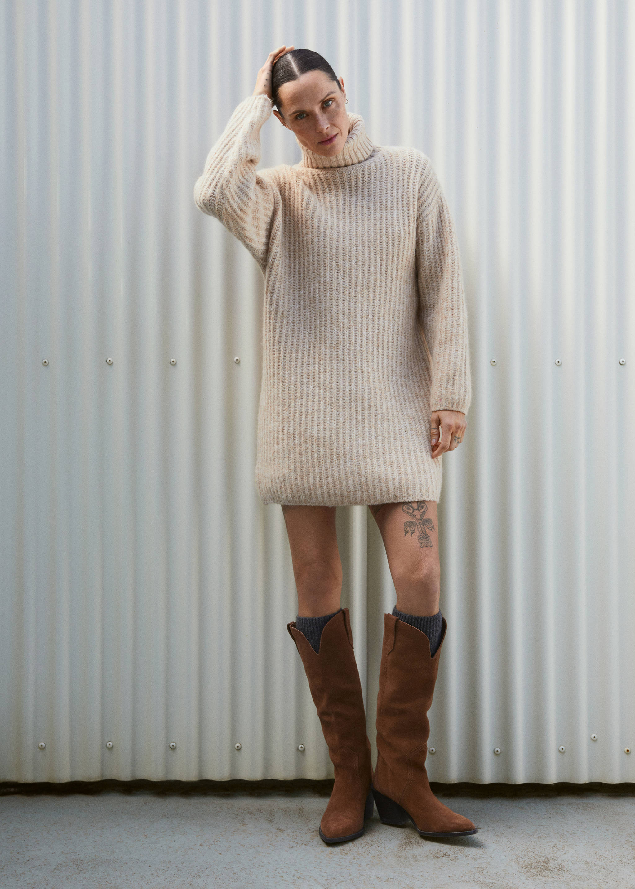 Knitted turtleneck dress - Details of the article 7