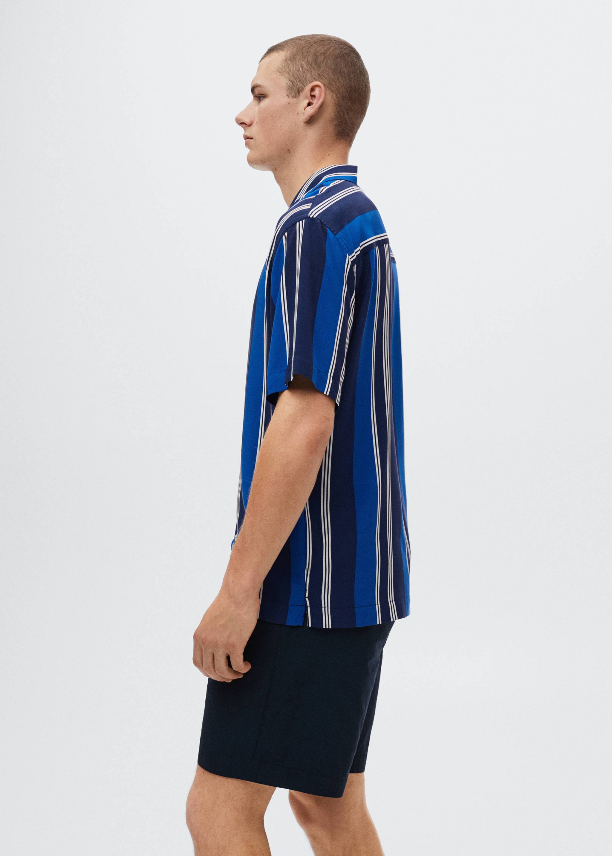 Striped flowy shirt - Details of the article 2