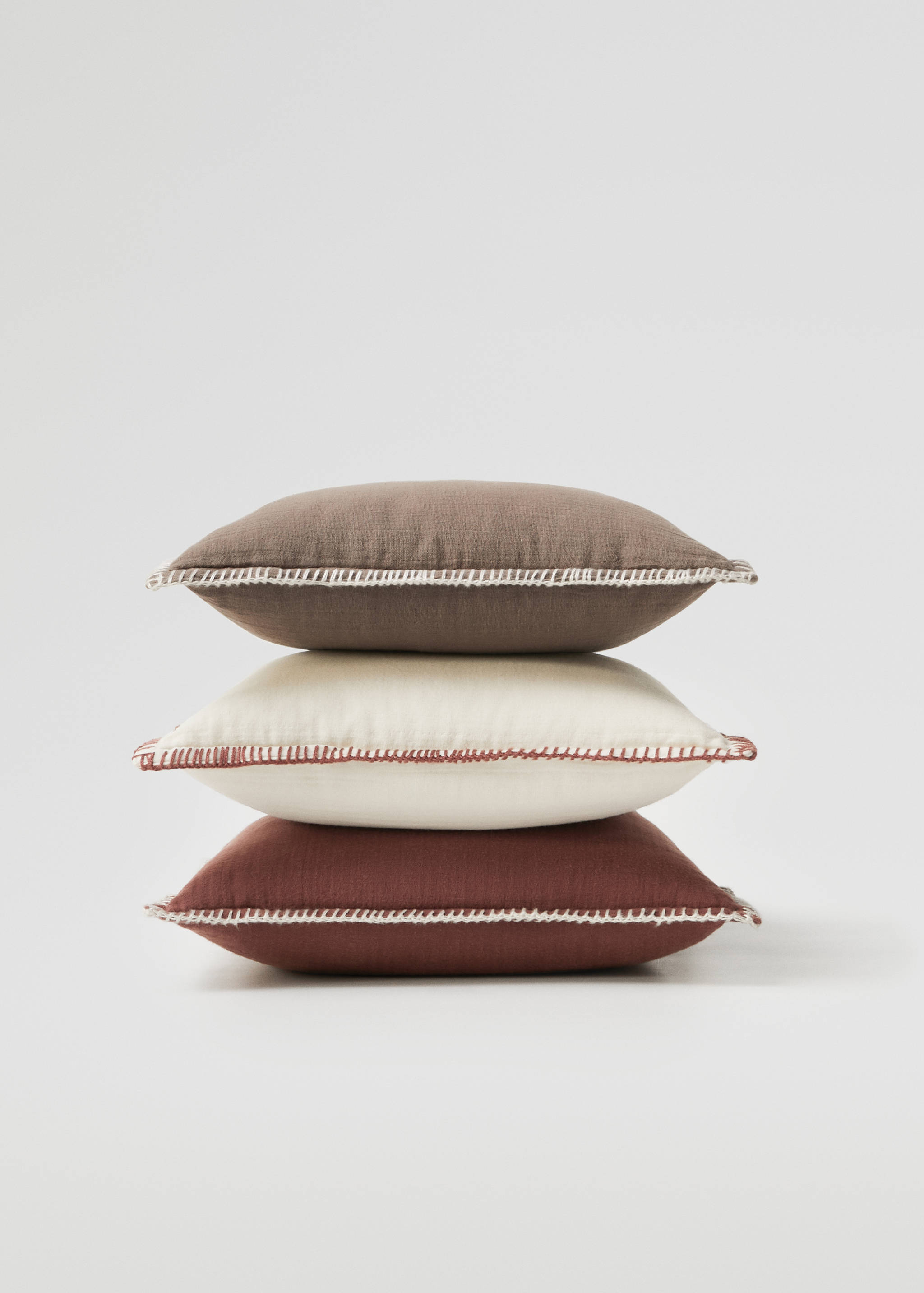 Contrast stitch cushion 30x30cm - Details of the article 5