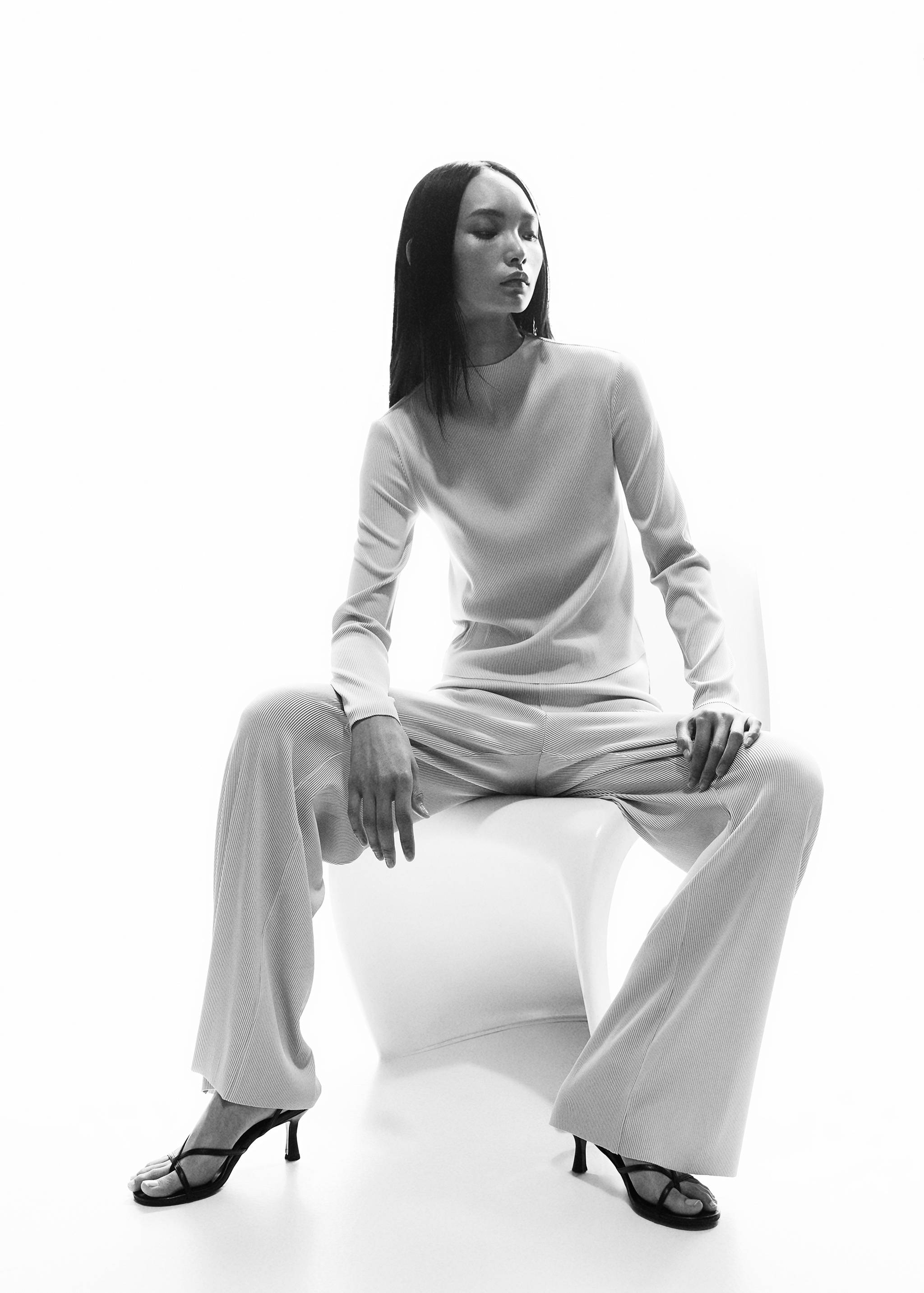 Pleated palazzo trousers - Details of the article 2