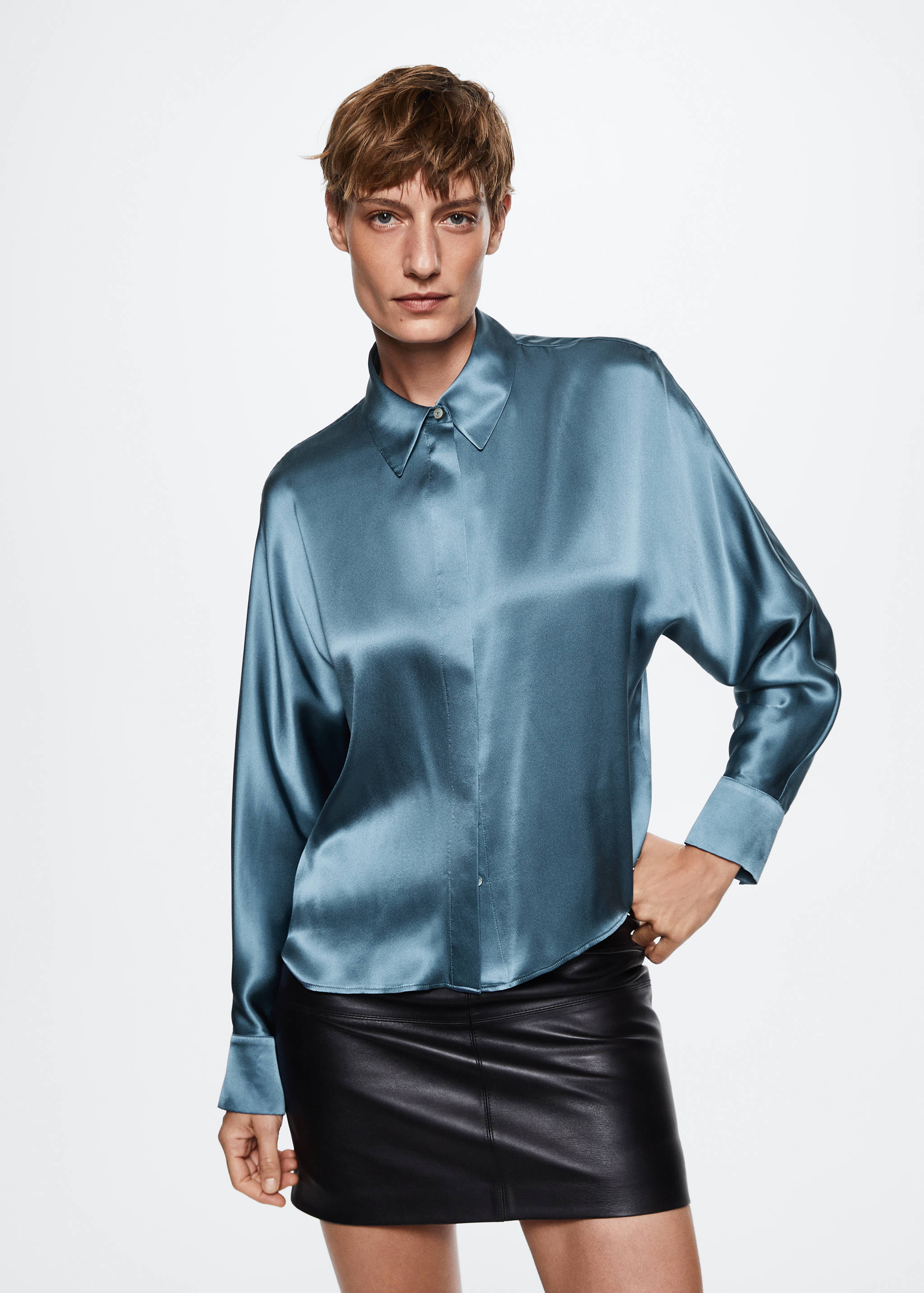 Camisa 100% seda - Plano medio