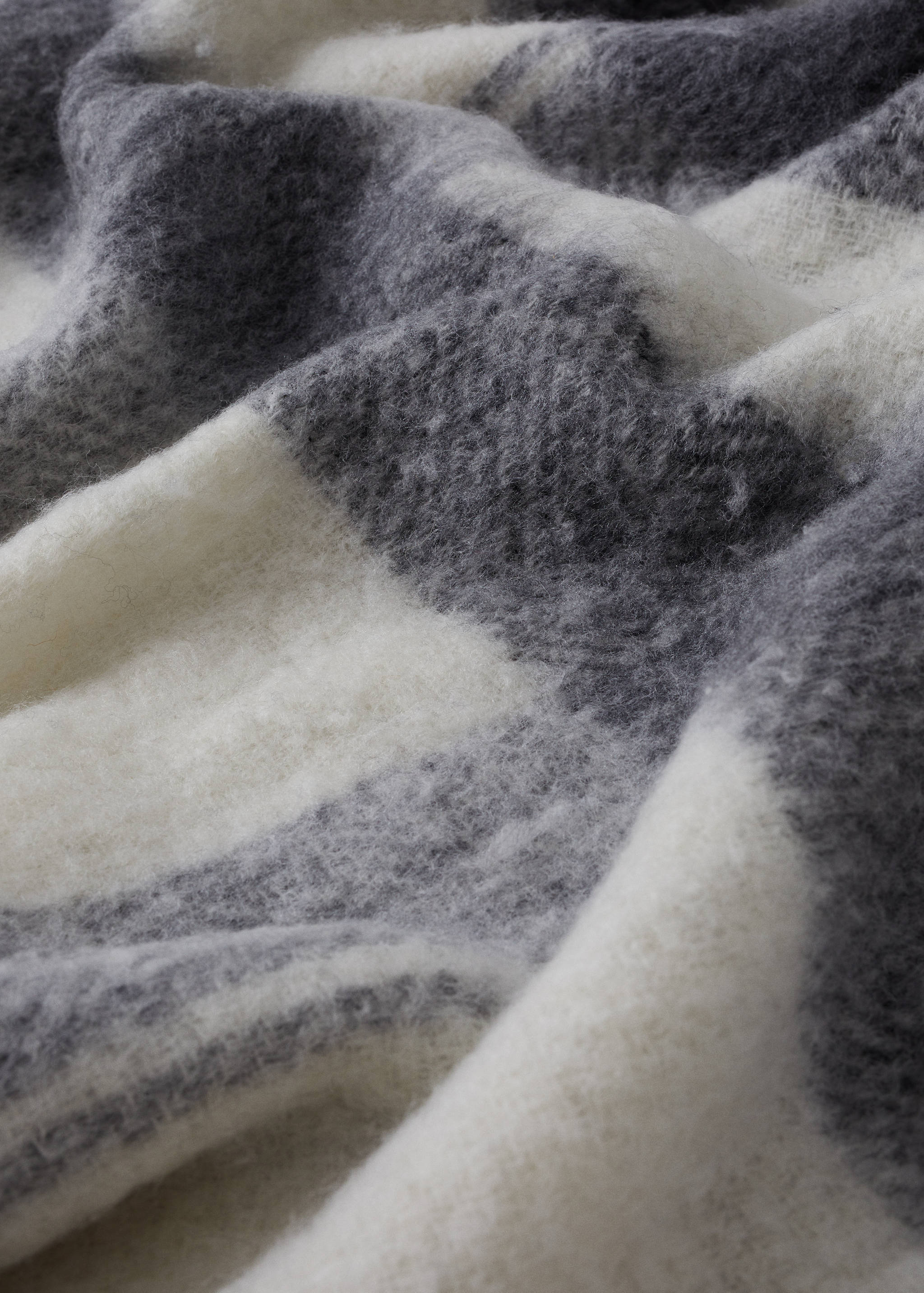 Karierte Decke mit Fransen 130 x 180 cm - Detail des Artikels 2