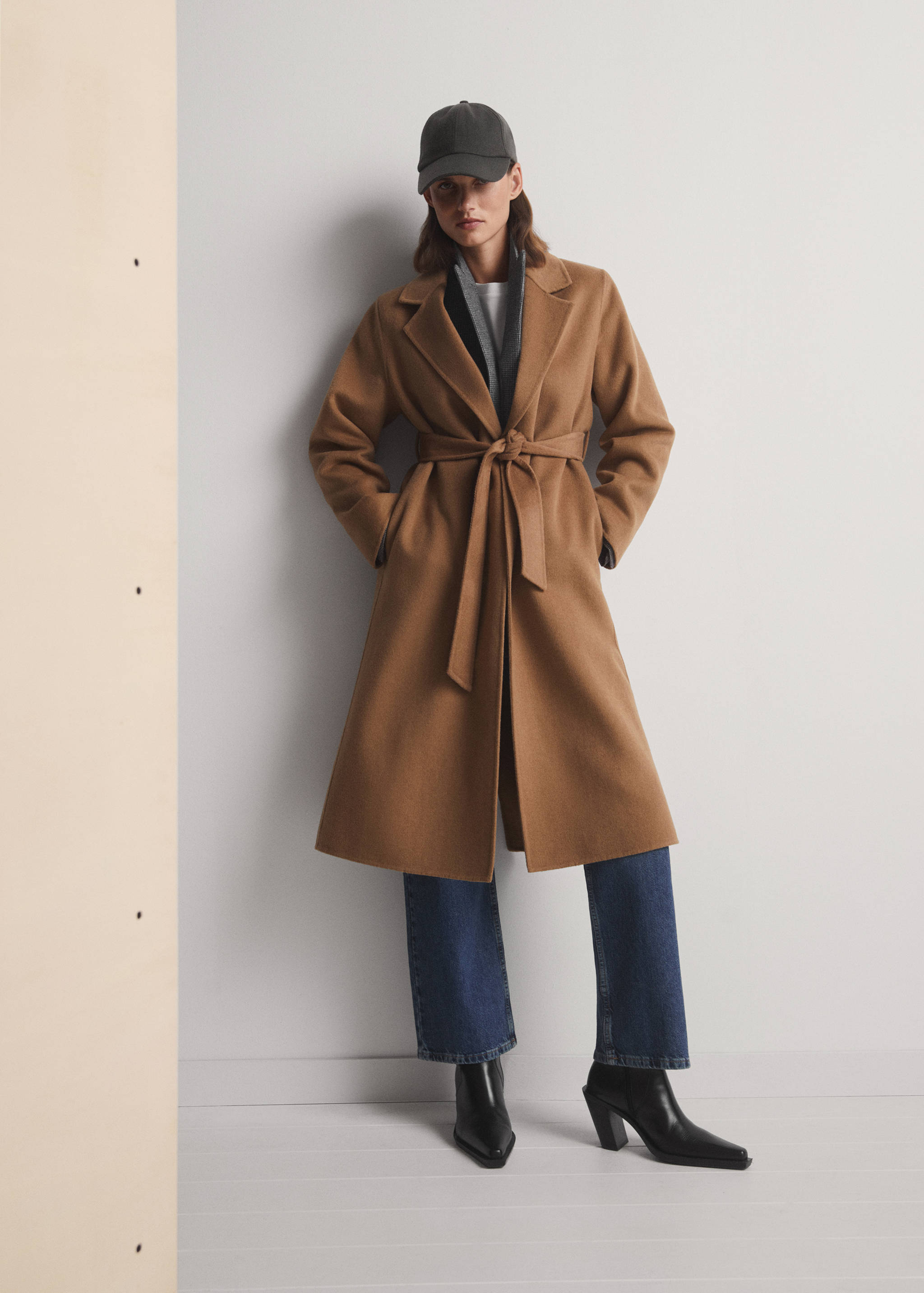 Manteau fait main avec ceinture - Détail de l'article 3