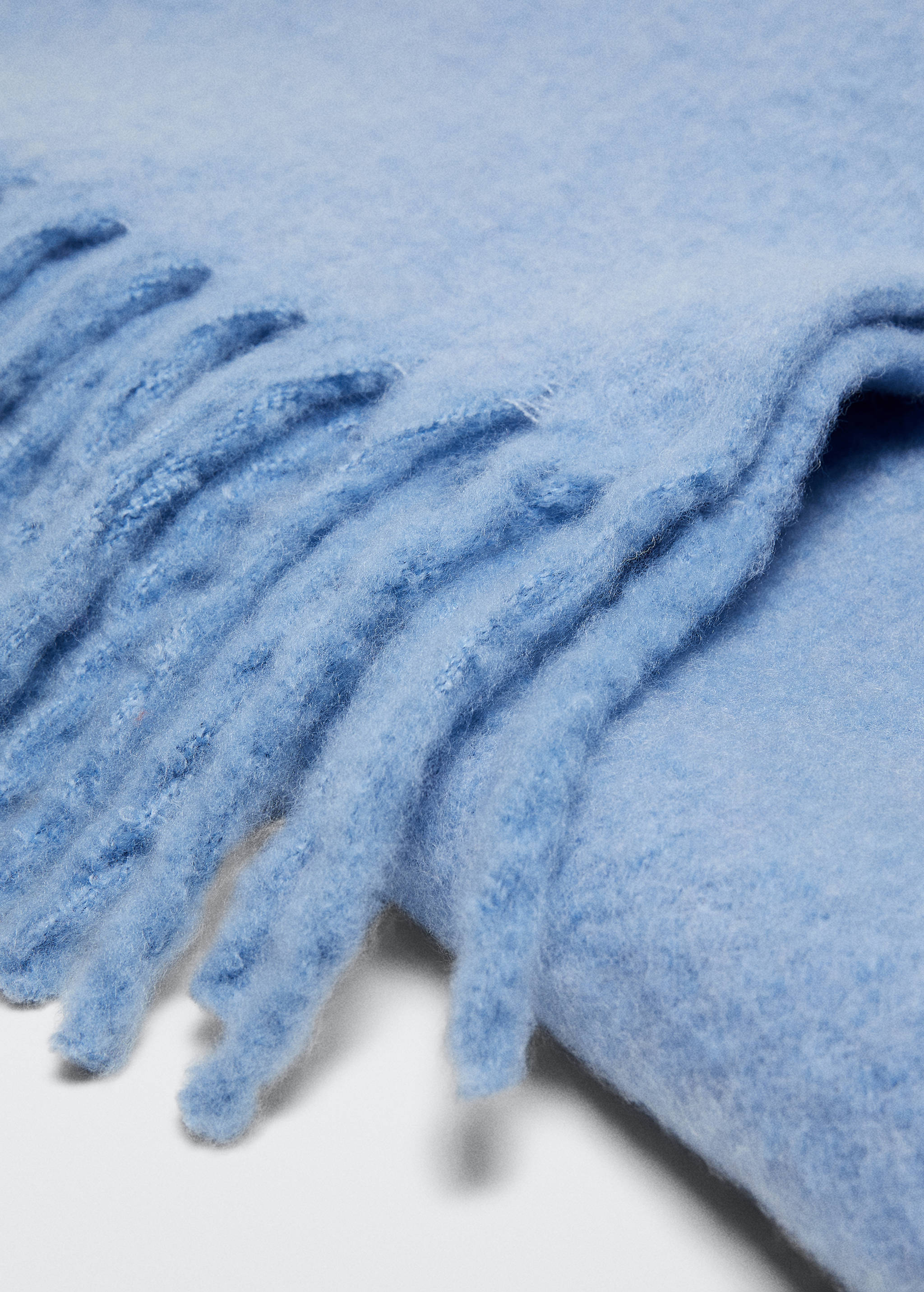 Fringed edge scarf - Details of the article 2