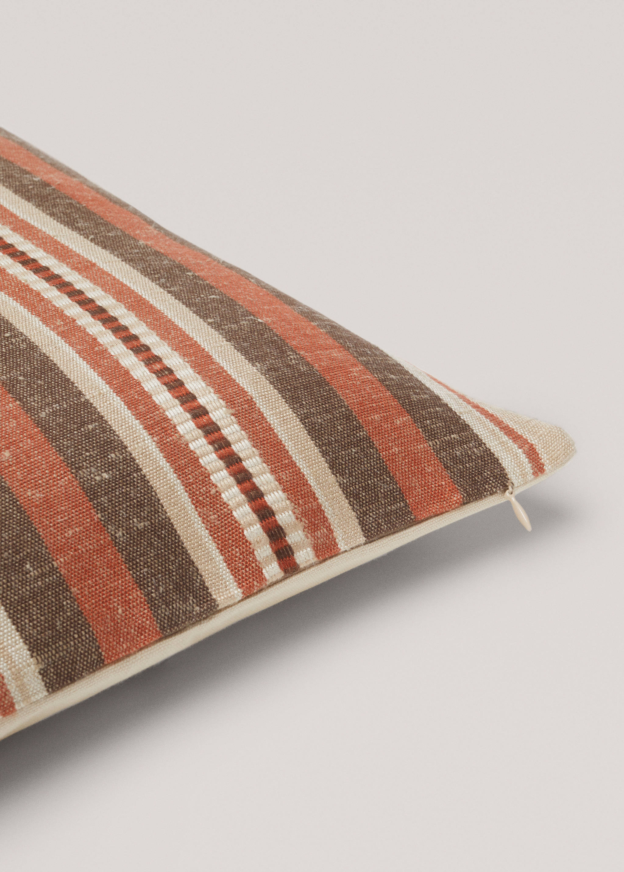 Kissenhülle aus Wolle mit Streifenmuster 45 x 45 cm - Detail des Artikels 3