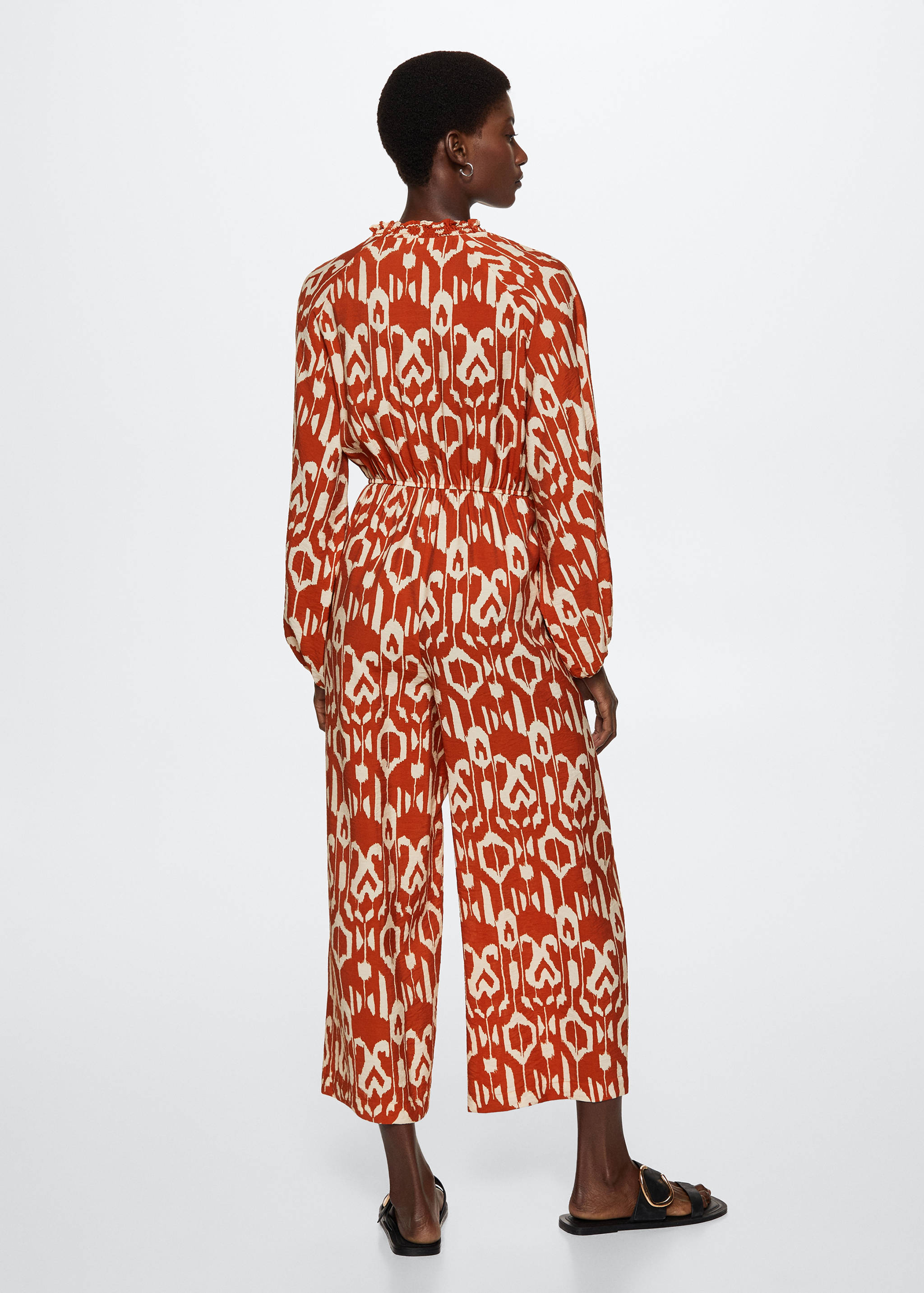 Fließender Jumpsuit mit Muster - Rückseite des Artikels