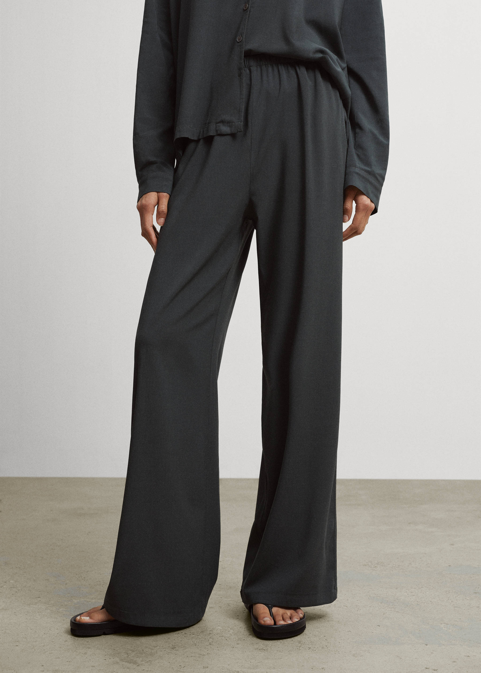 Pantalon fluide - Plan moyen