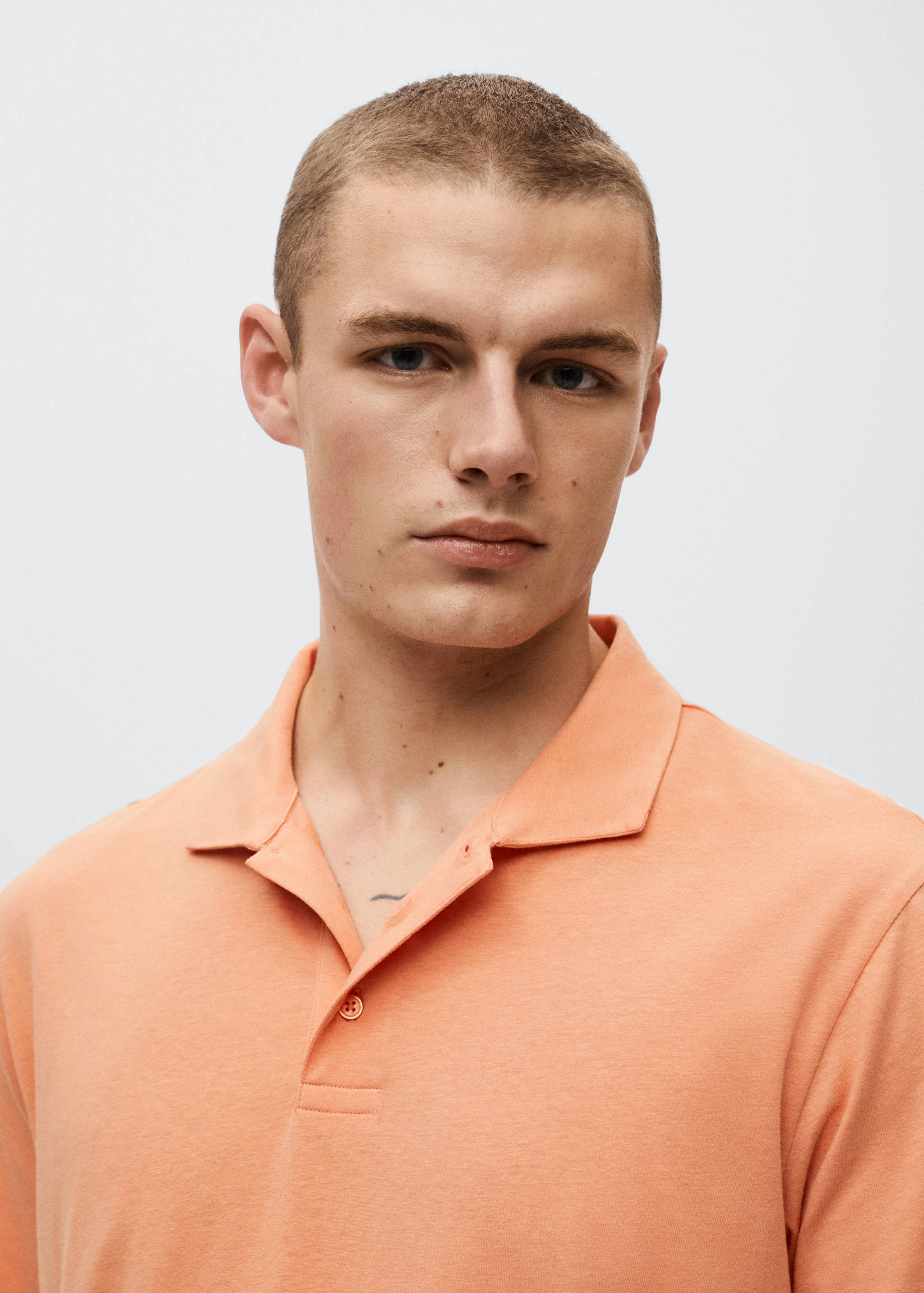 Lightweight cotton polo shirt - Details of the article 1