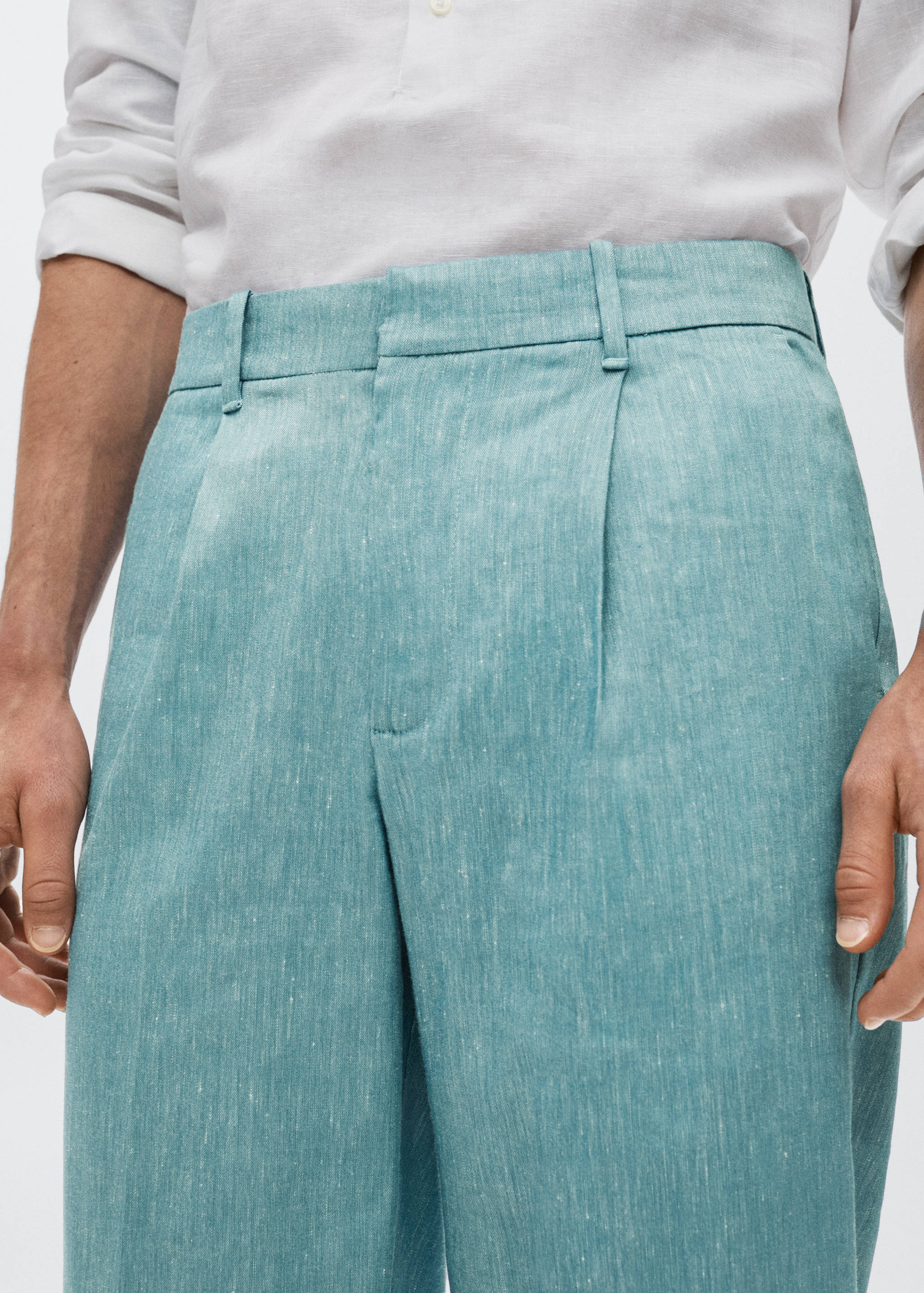 Pleated linen trousers - Details of the article 1