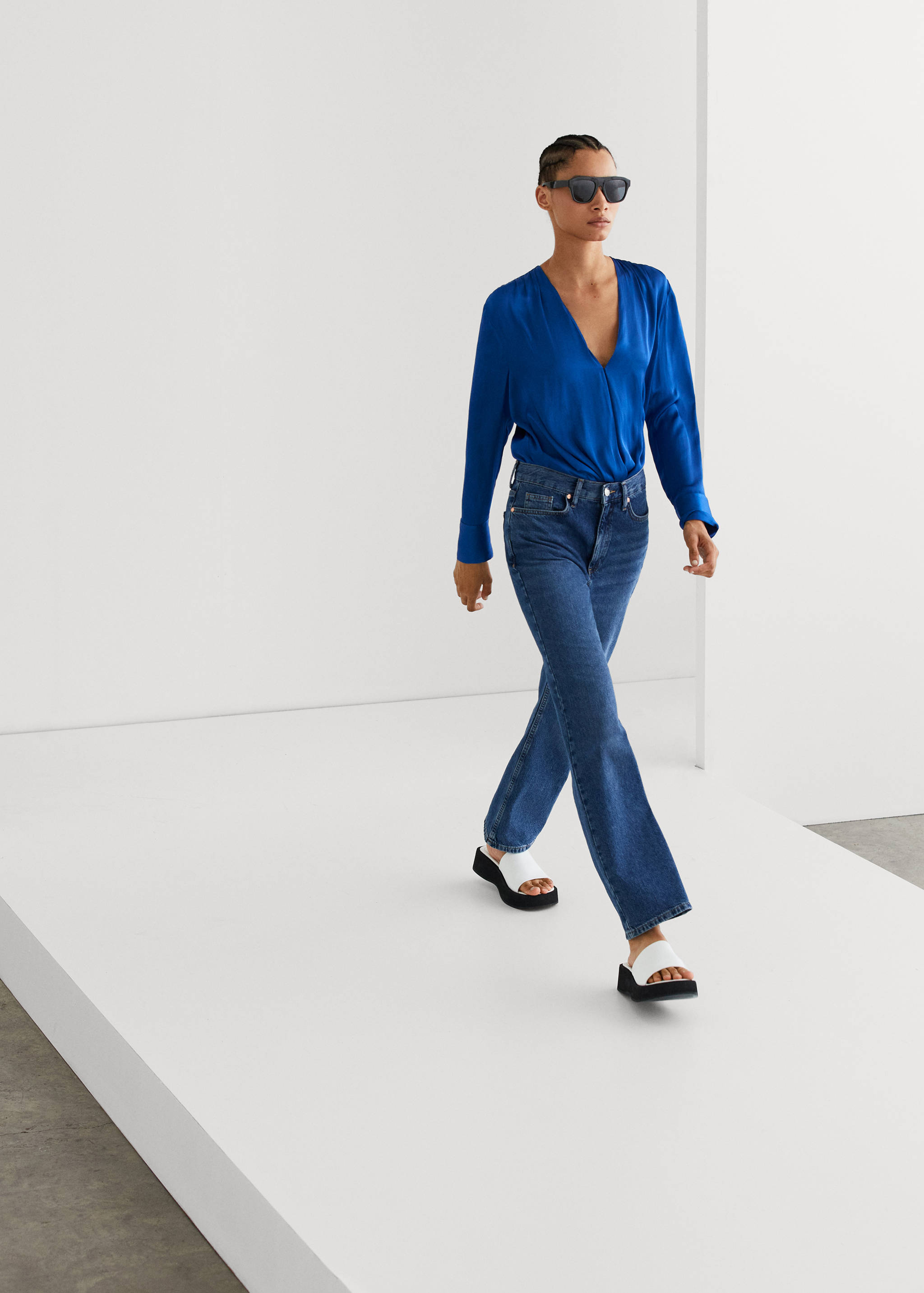 Bluse mit Wickelausschnitt - Detail des Artikels 7