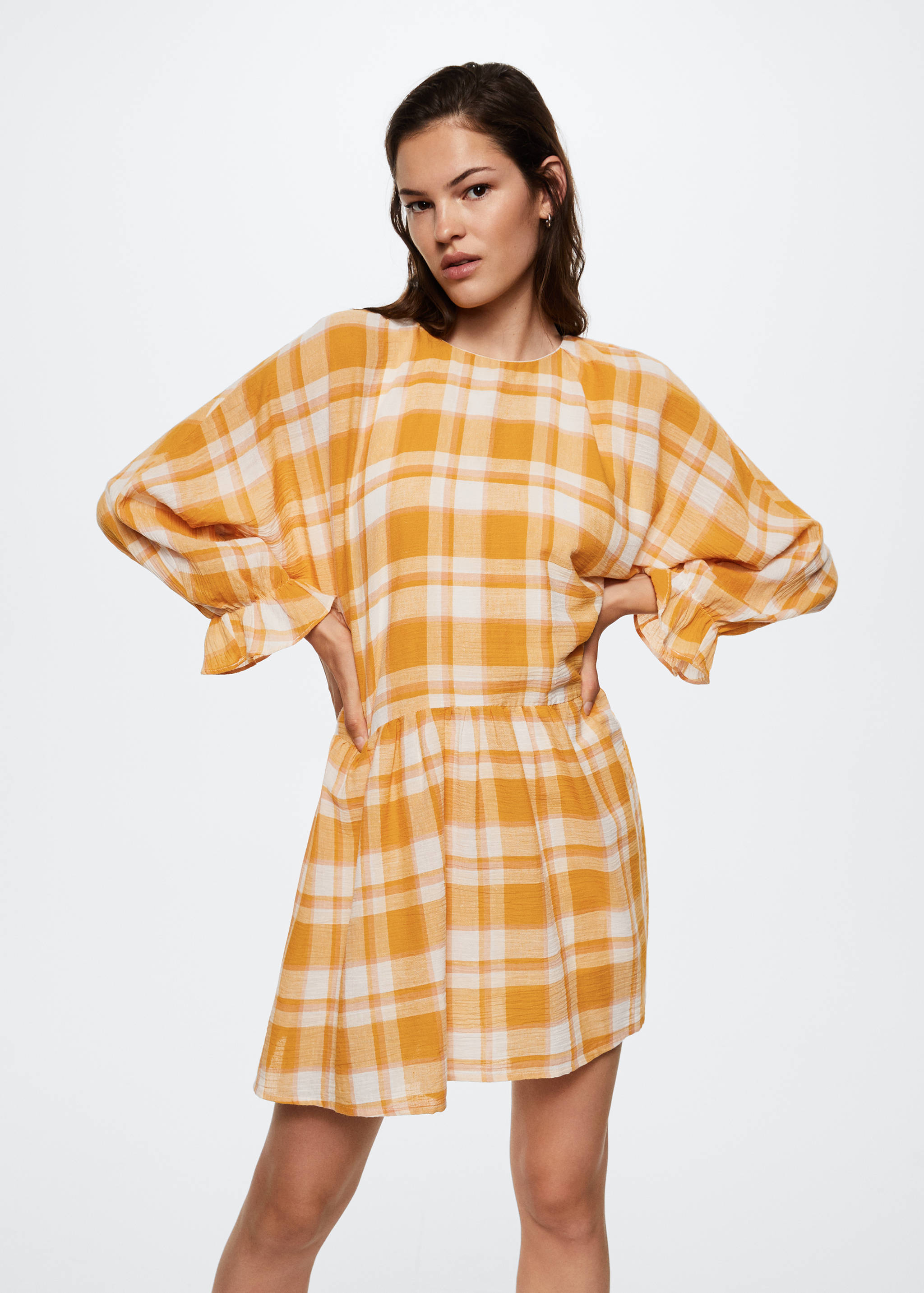 Robe coton à carreaux - Plan moyen