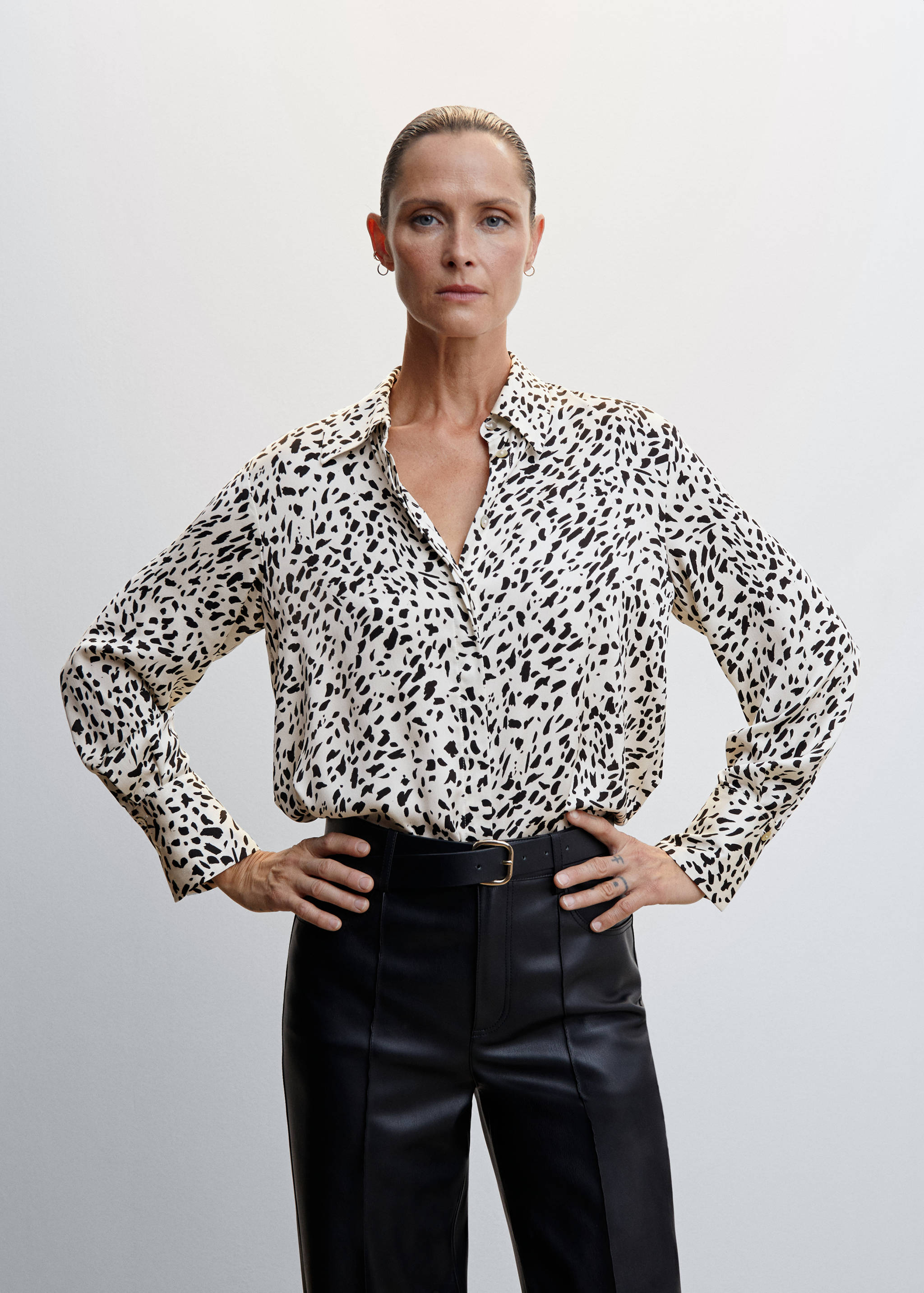 Camisa fluida satinada - Plano medio