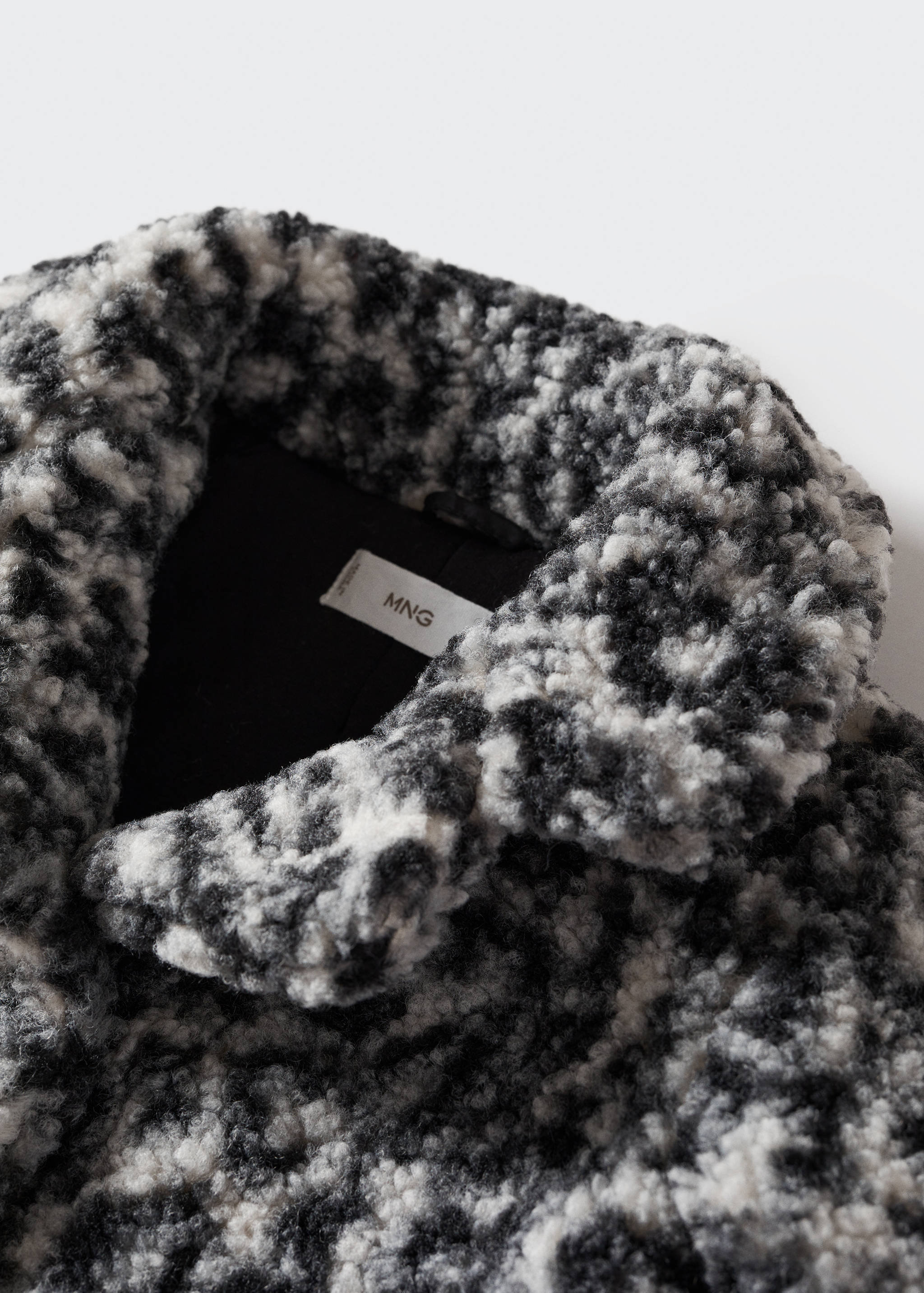Manteau imprimé fausse fourrure frisée - Détail de l'article 7