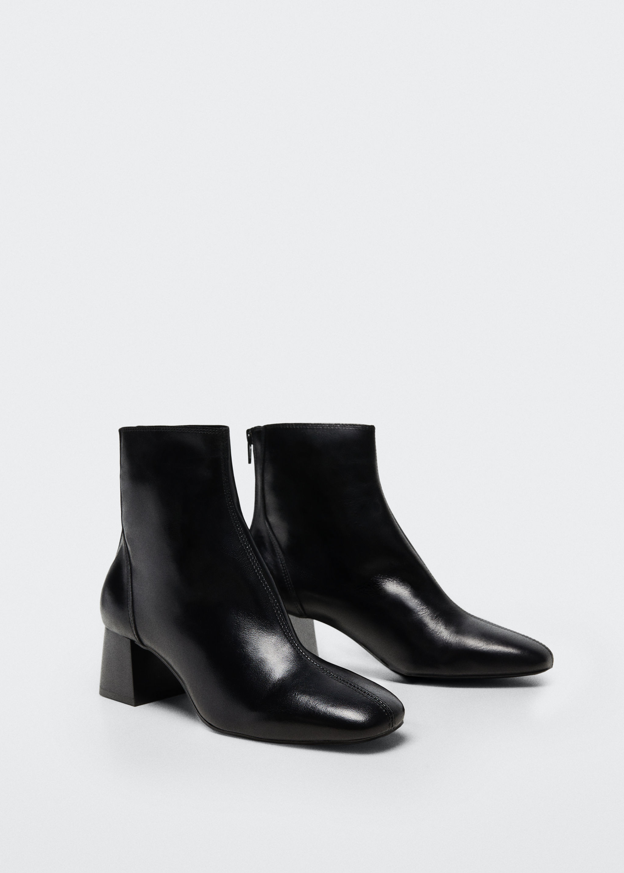 Heeled leather ankle boots - Details of the article 3