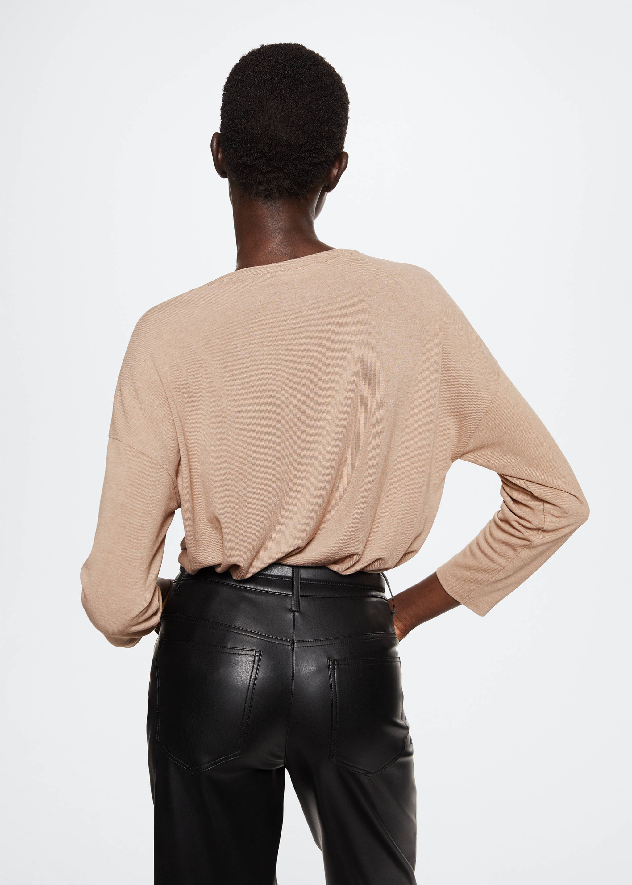 V-neck T-shirt - Reverse of the article