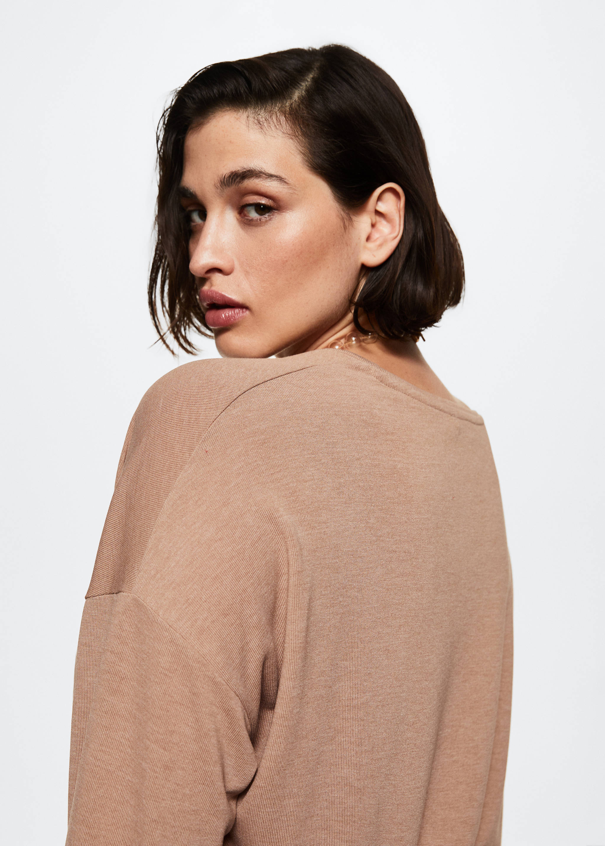 V-neck T-shirt - Details of the article 4