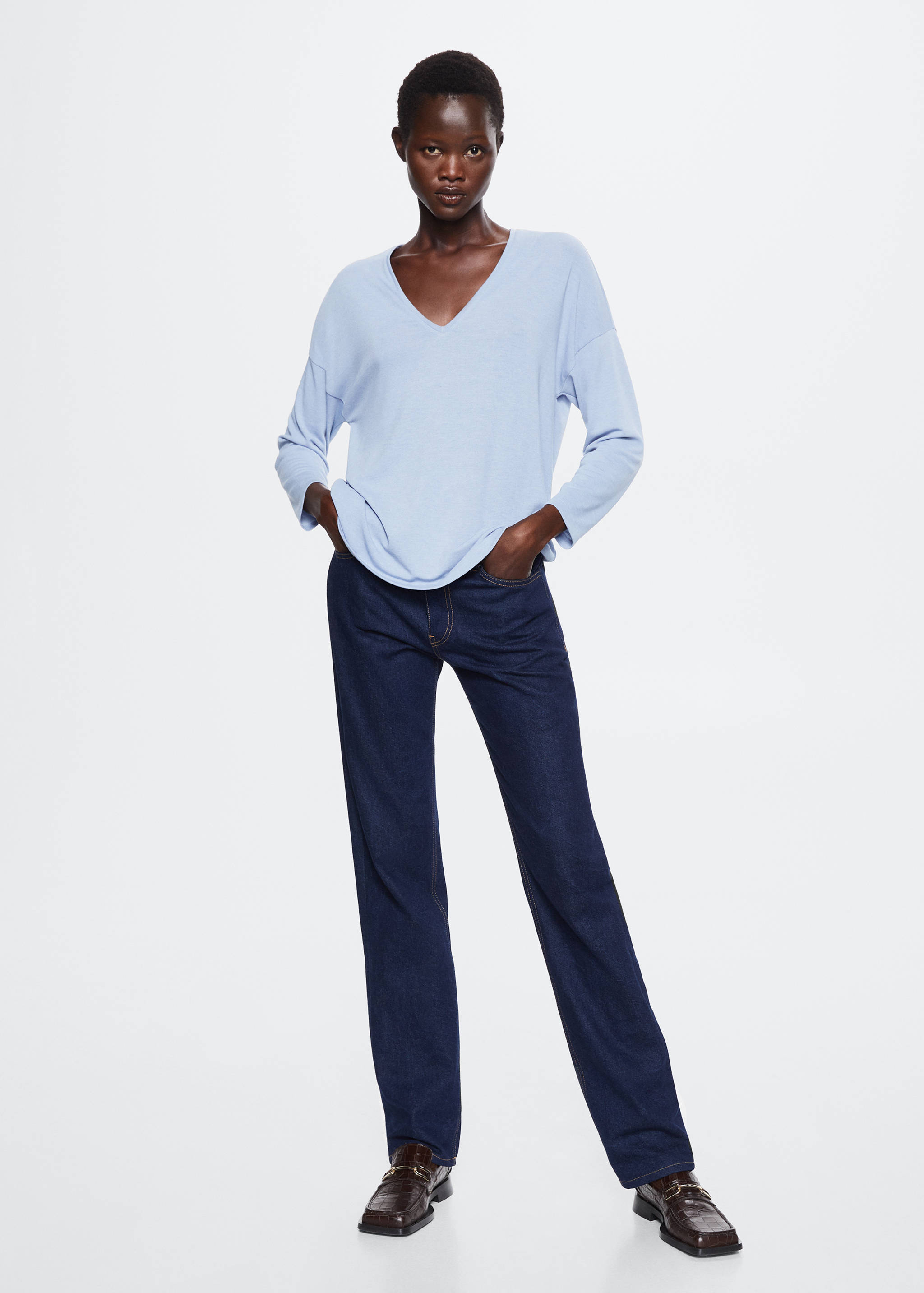 V-neck T-shirt - General plane