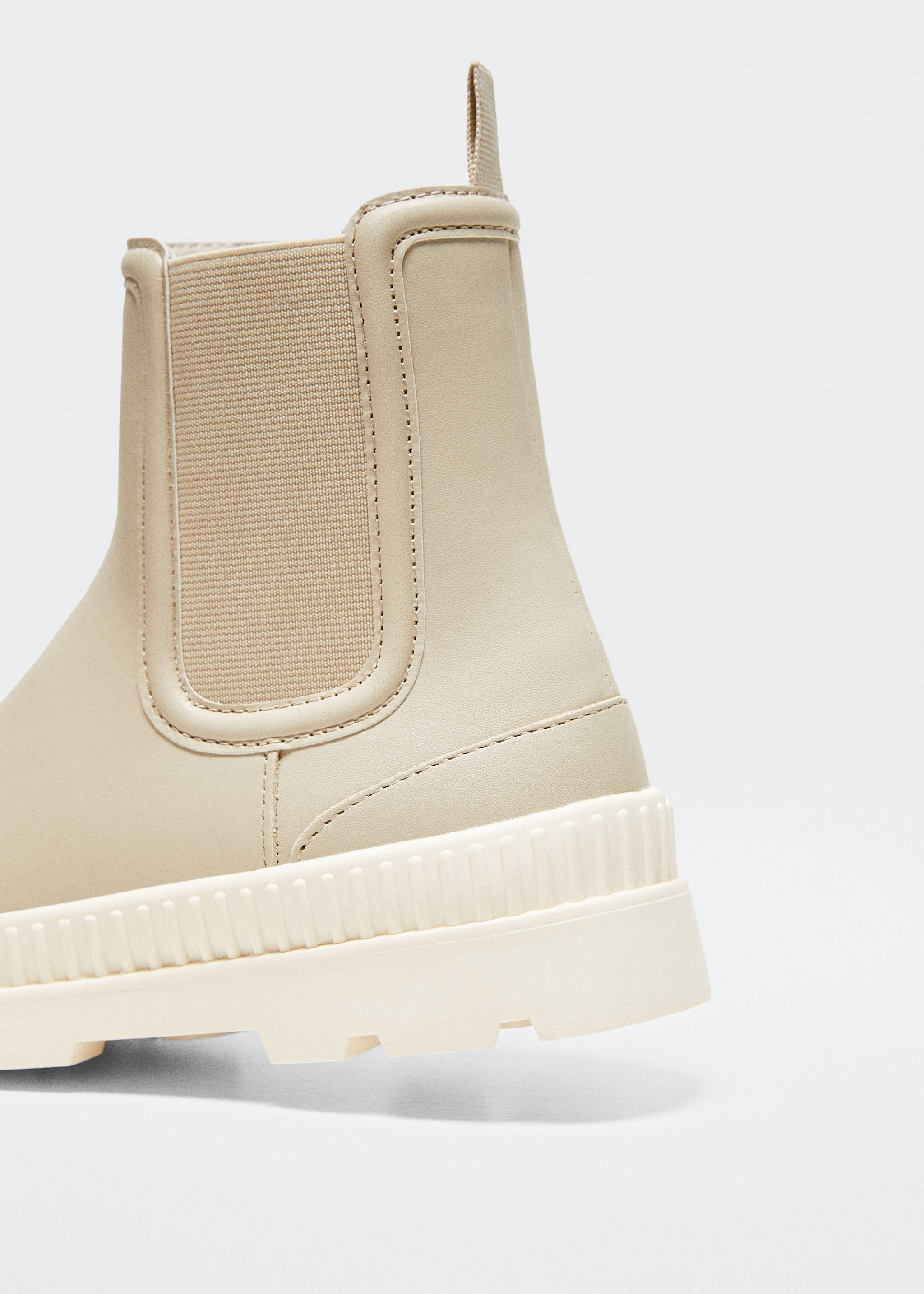 Stiefelette mit Kontrastsohle - Detail des Artikels 2