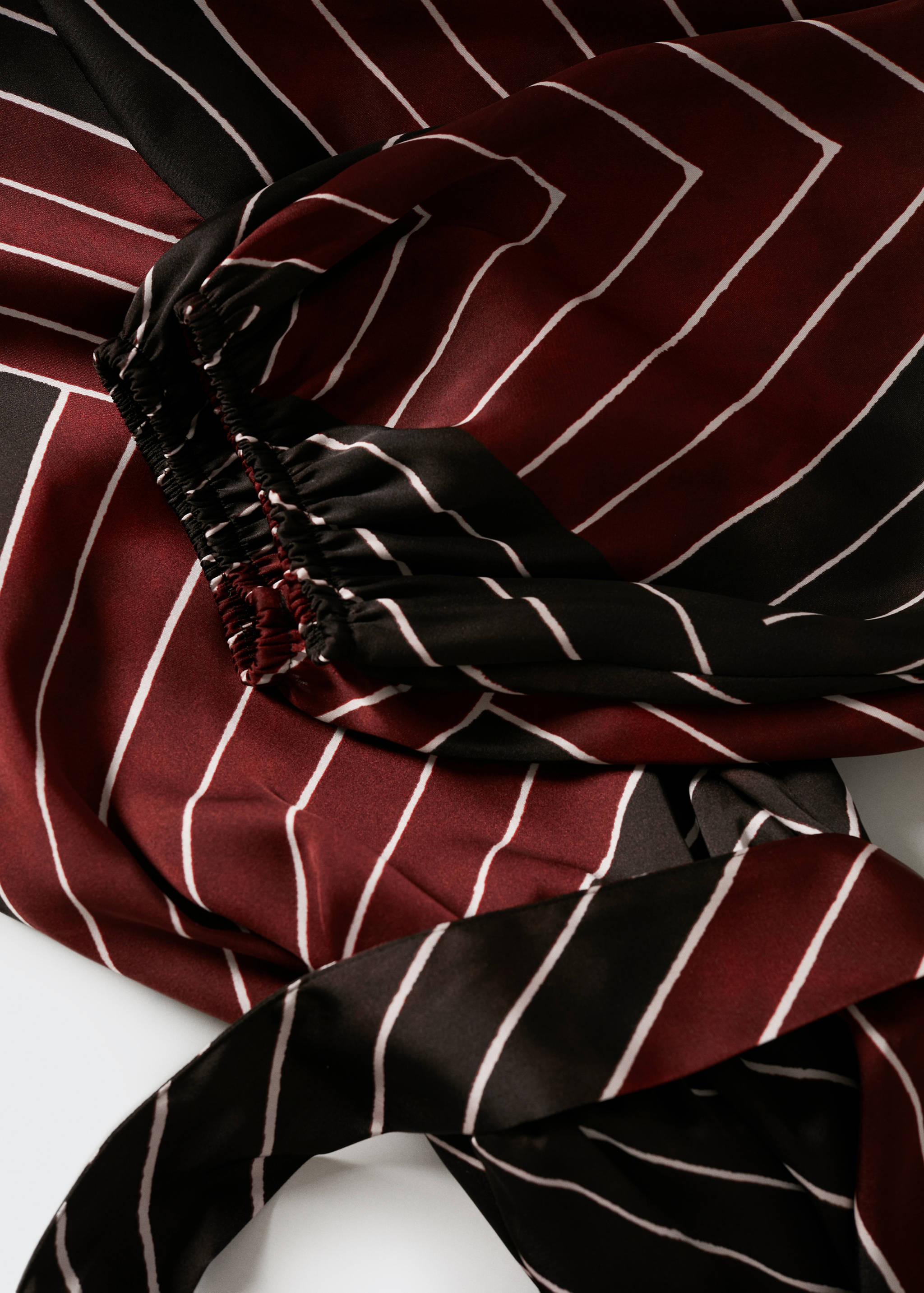 Printed retro dress - Details of the article 8