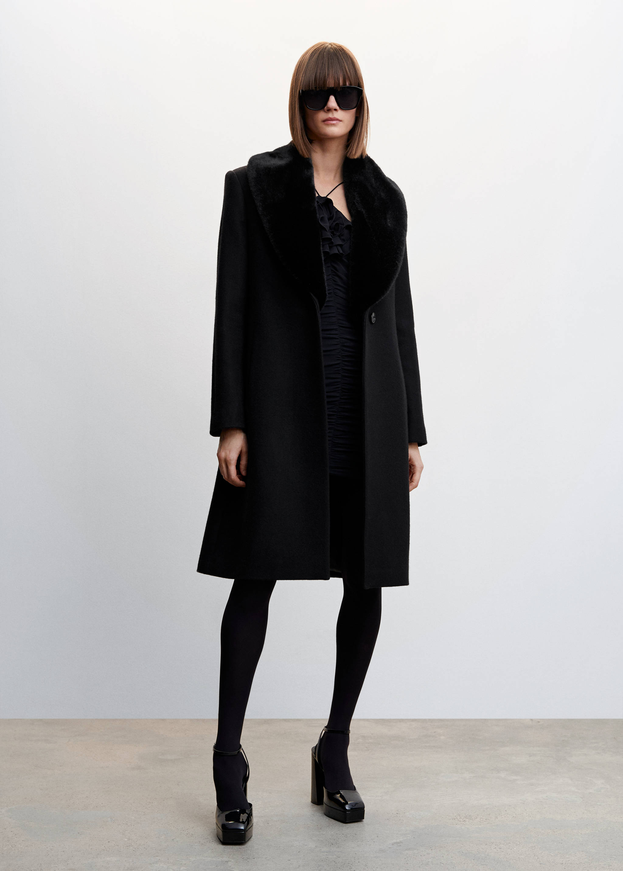 Detachable fur-effect wool coat - General plane