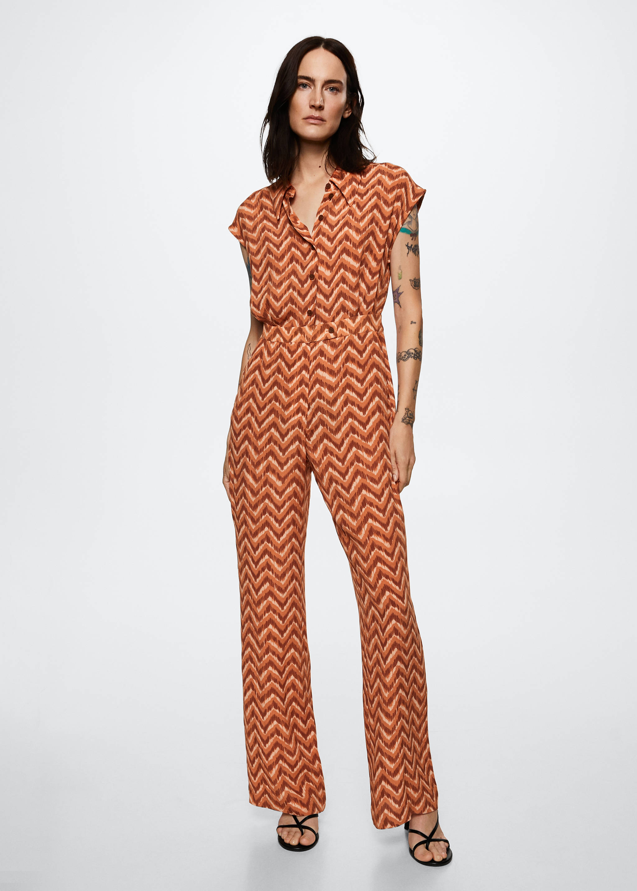 Mono largo estampado - Plano general