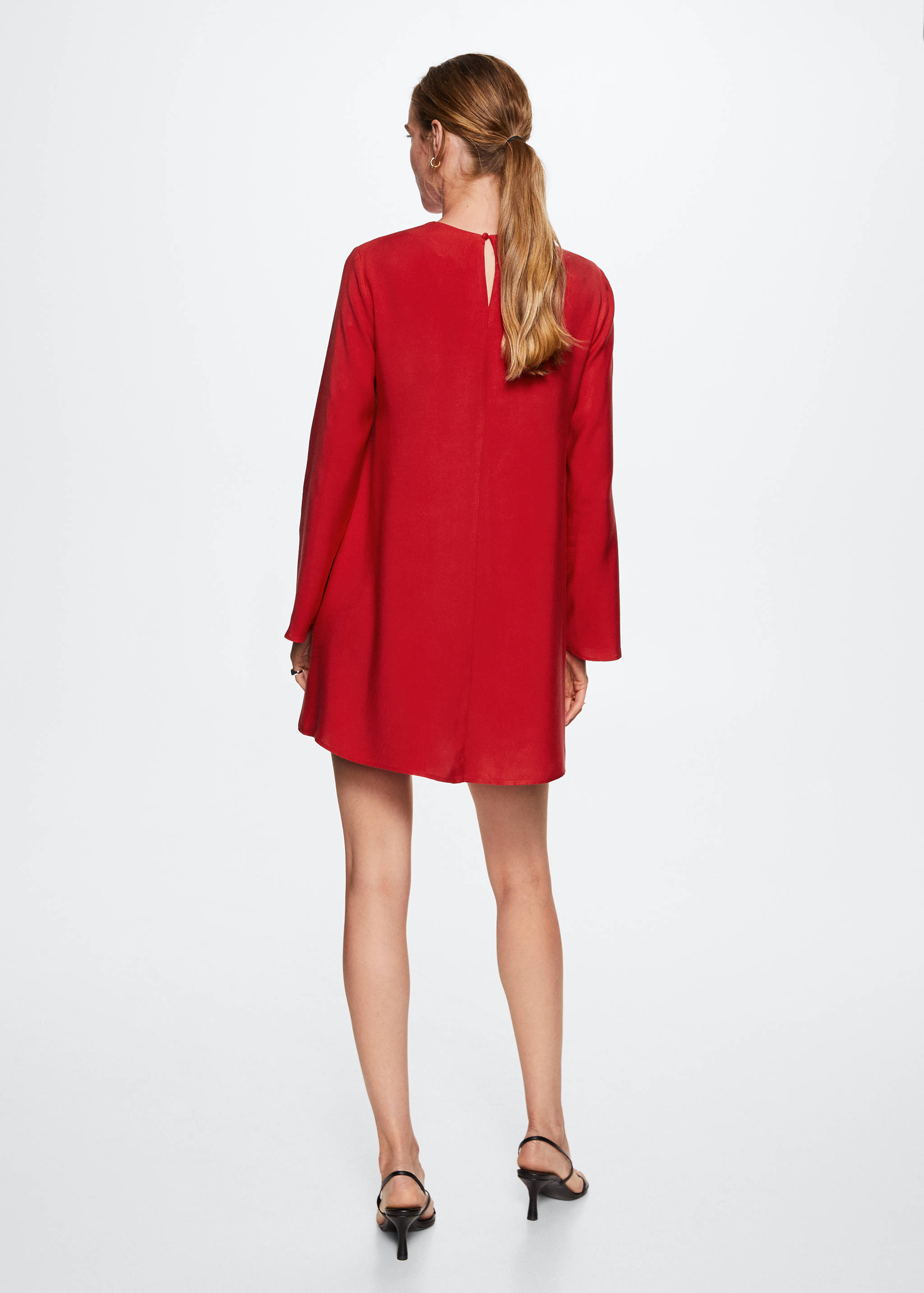 Robe satinée - Verso de l’article