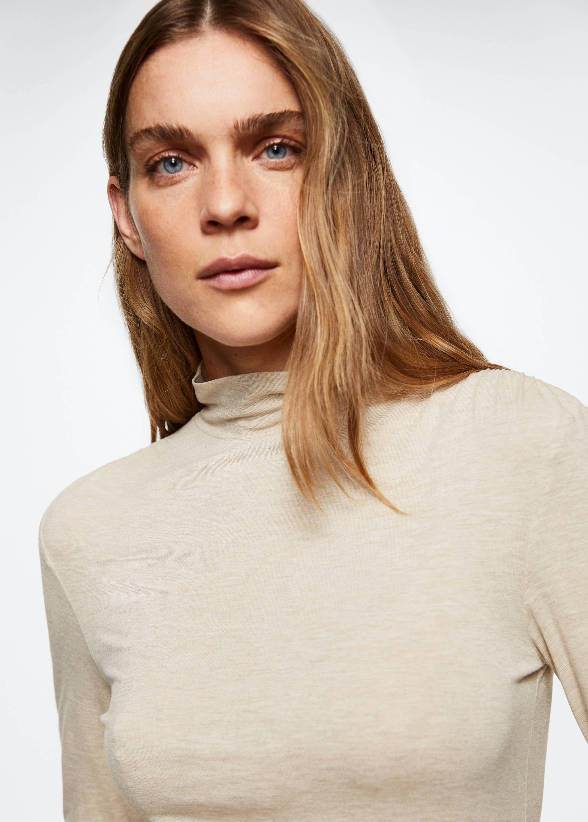 Turtleneck long-sleeved t-shirt - Details of the article 4