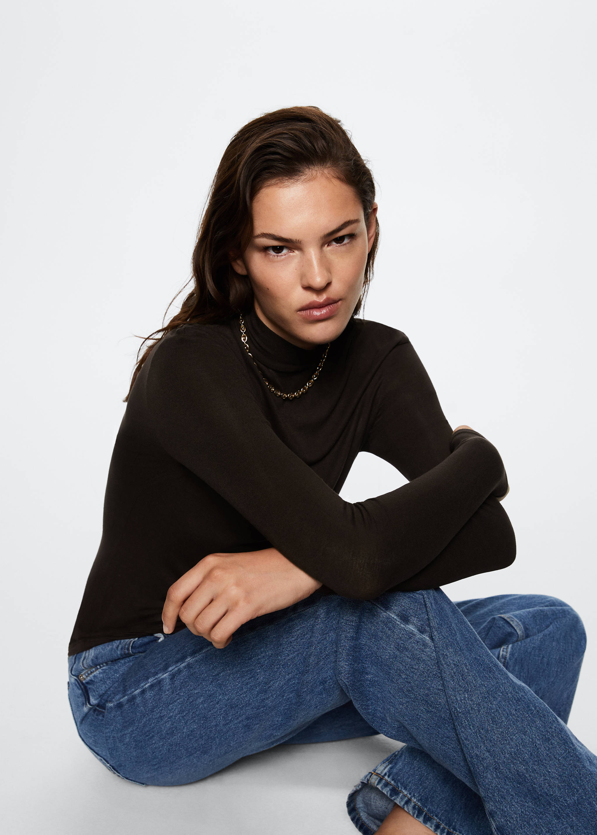 Turtleneck long-sleeved t-shirt - Details of the article 1