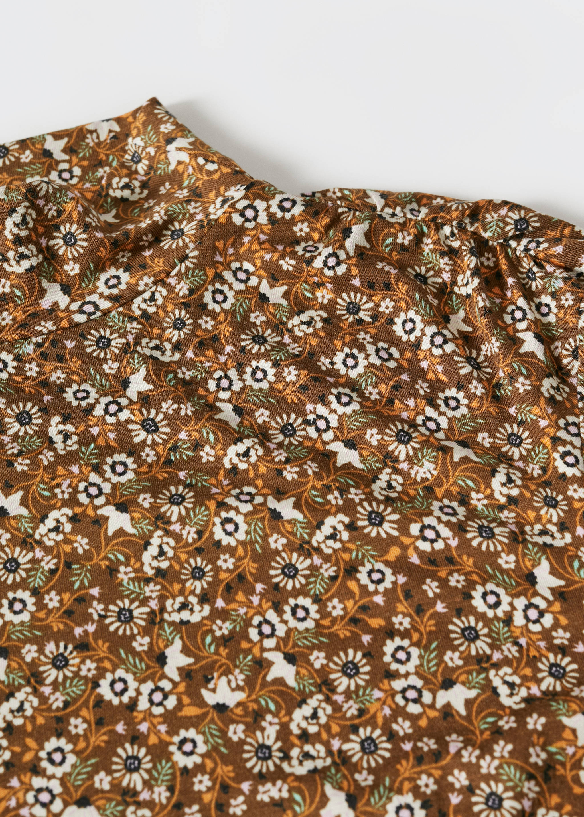 Turtleneck long-sleeved t-shirt - Details of the article 8