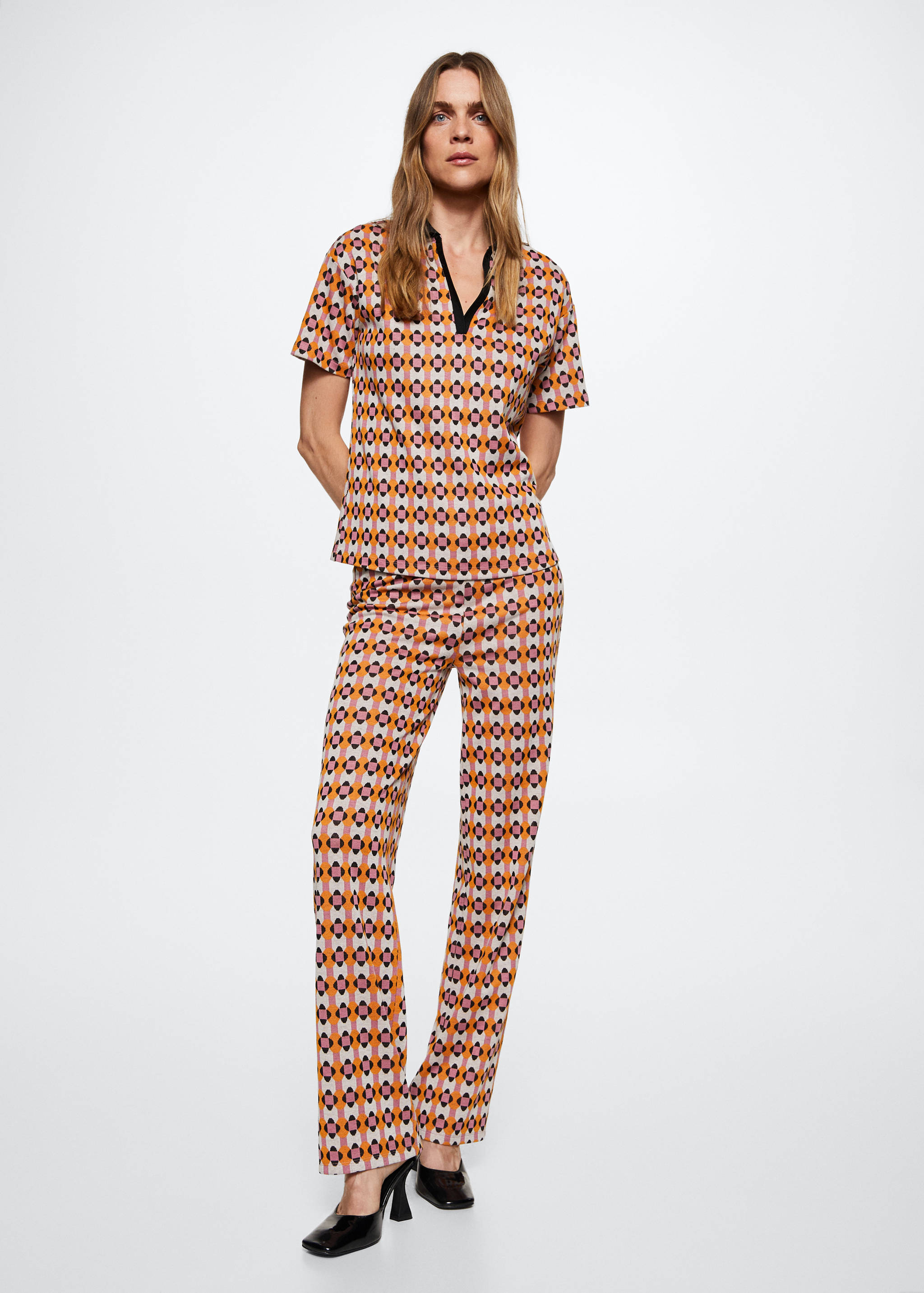 Pantalon imprimé rétro - Plan général