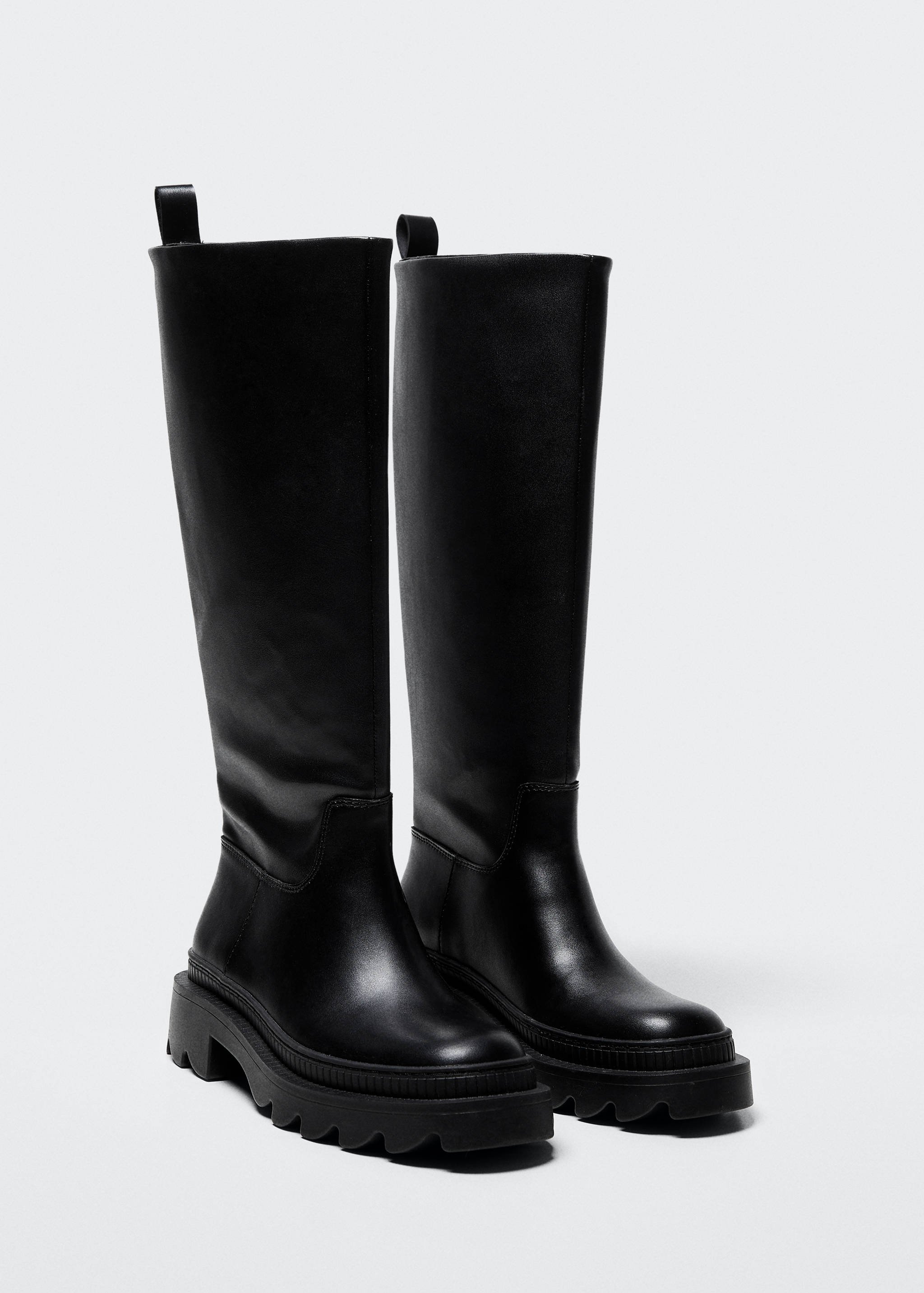 High boots with track sole - Medium plane