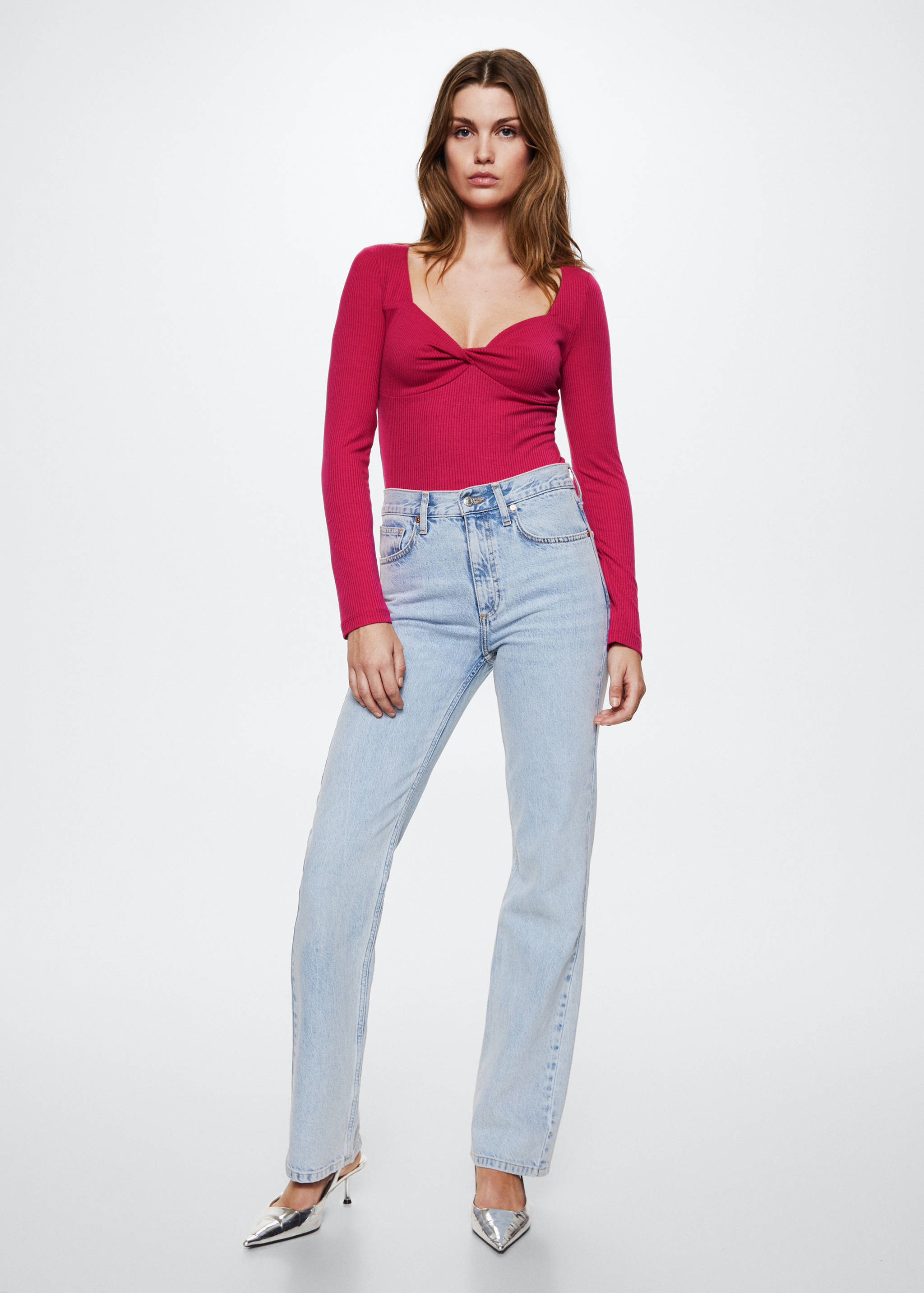 Geripptes T-Shirt mit Knotendetail - Allgemeine Ansicht