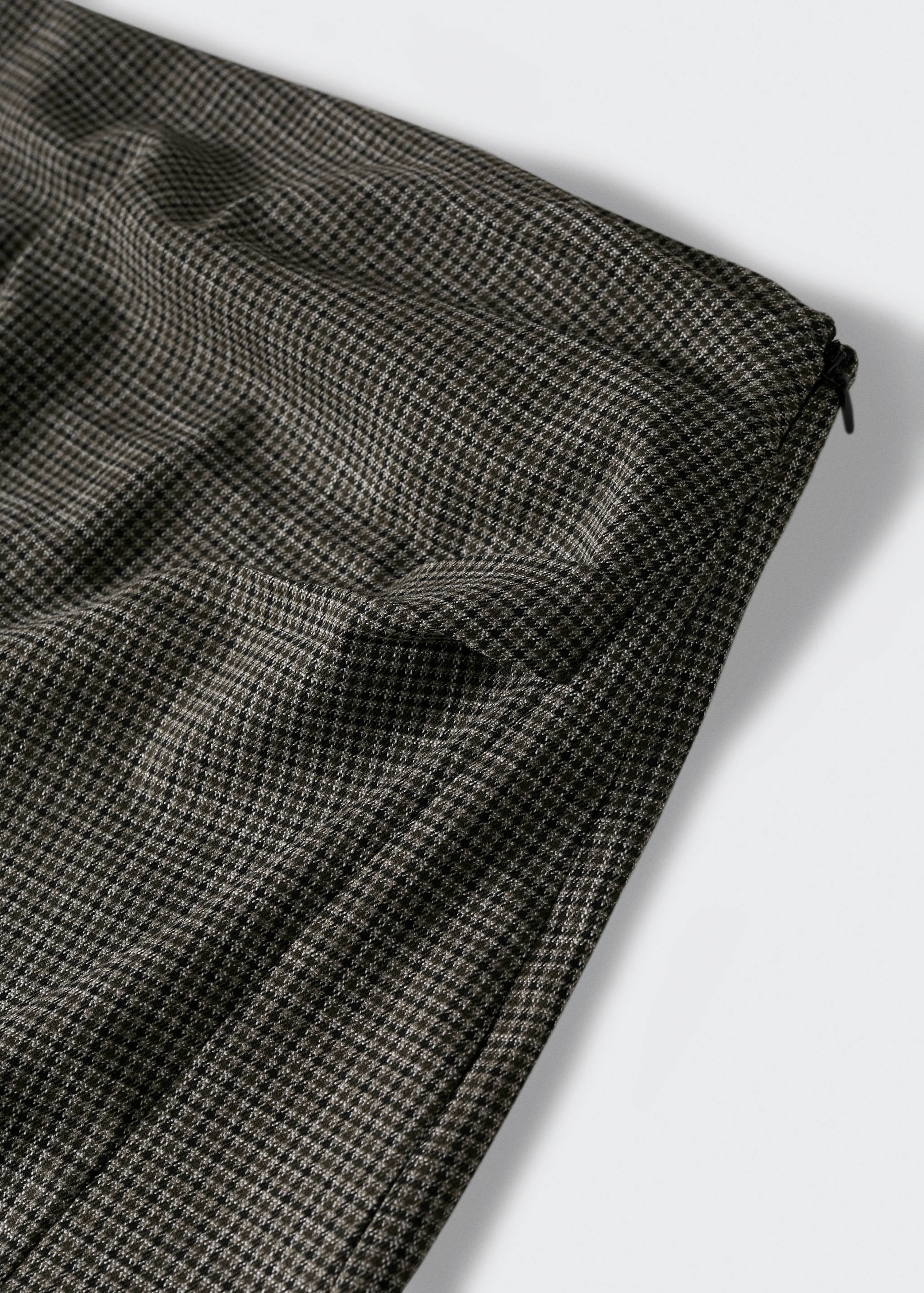 Houndstooth skirt with slit - Details of the article 8