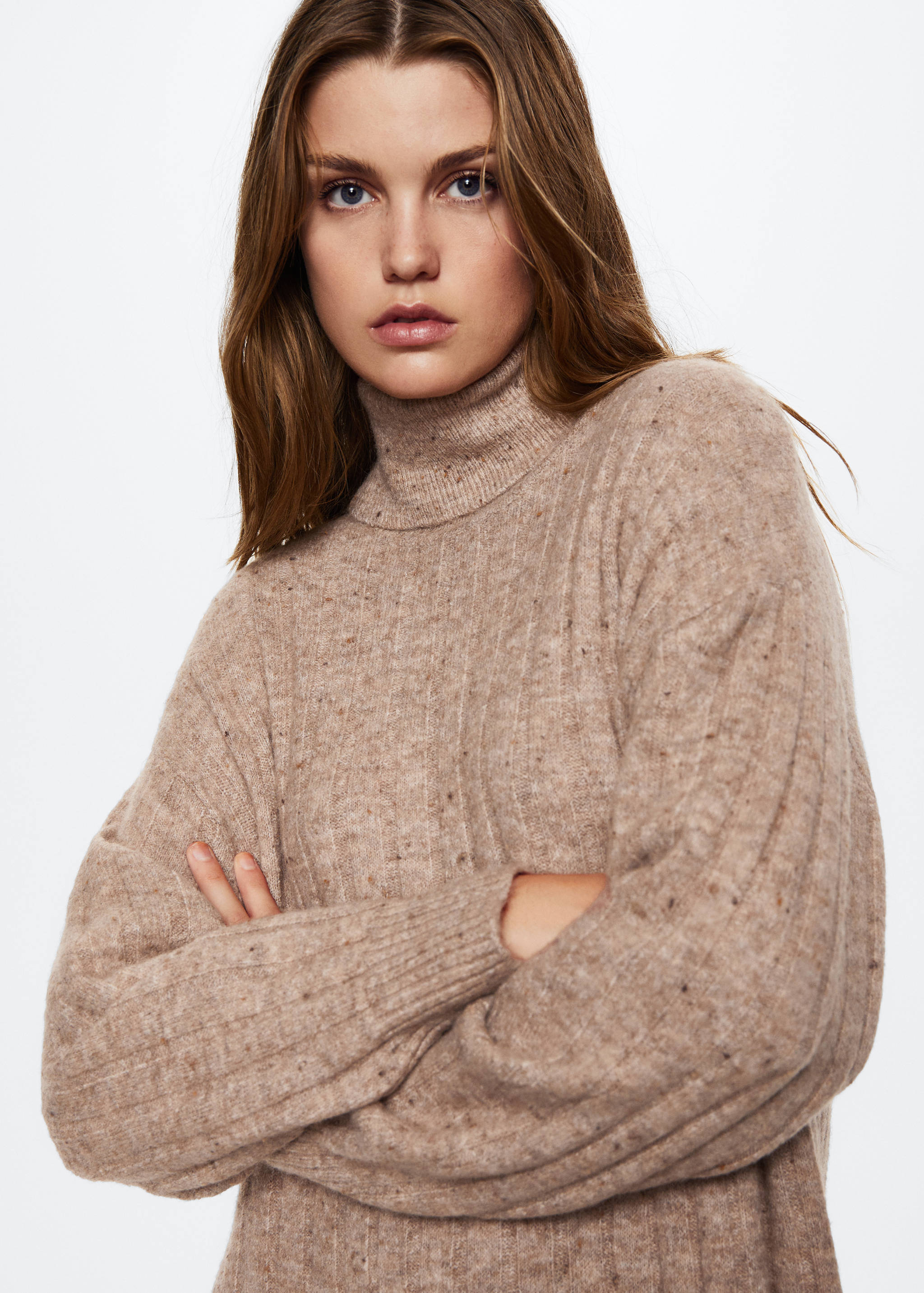 Vestido canalé cuello vuelto - Plano medio