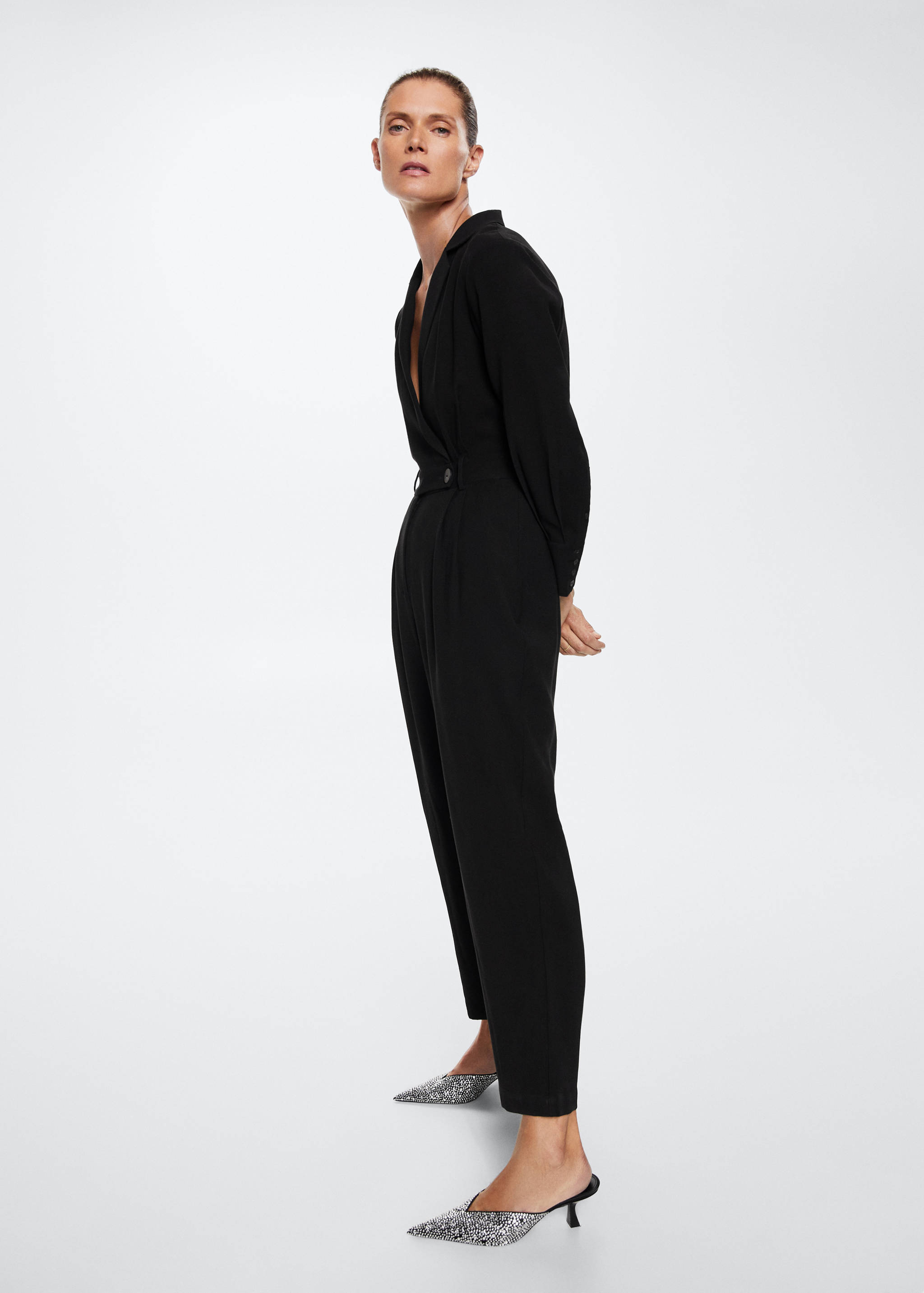 Long jumpsuit with lapels - Details of the article 2
