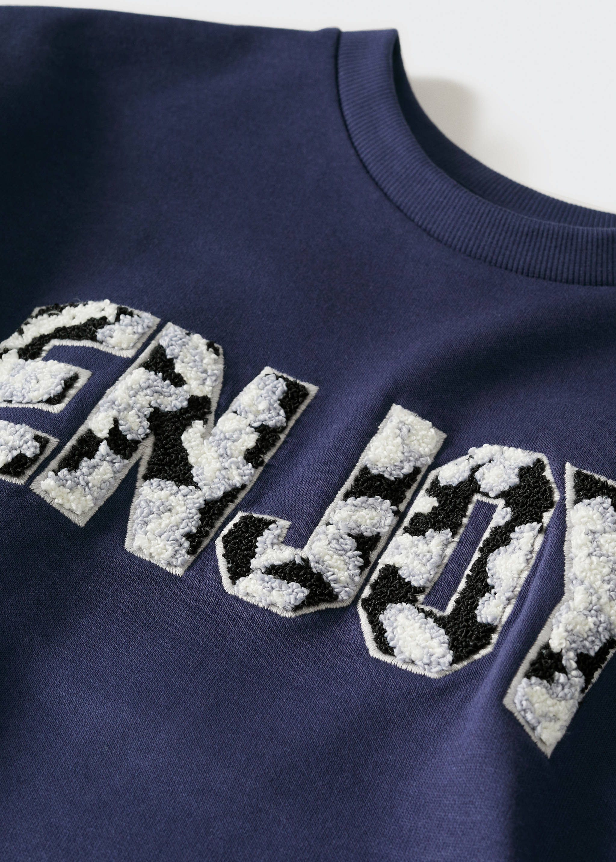 Textured message sweatshirt - Details of the article 8